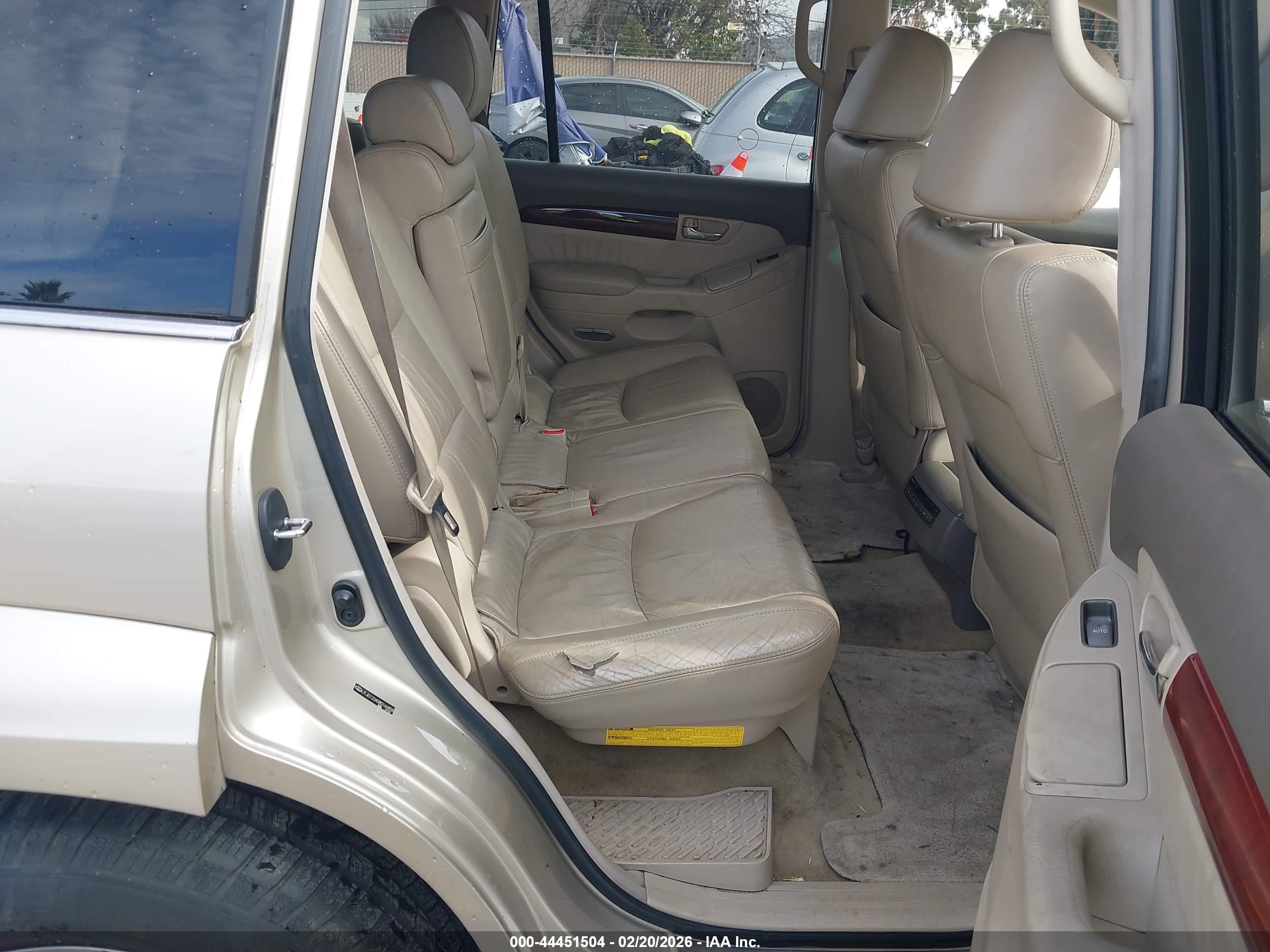 LEXUS GX image 8