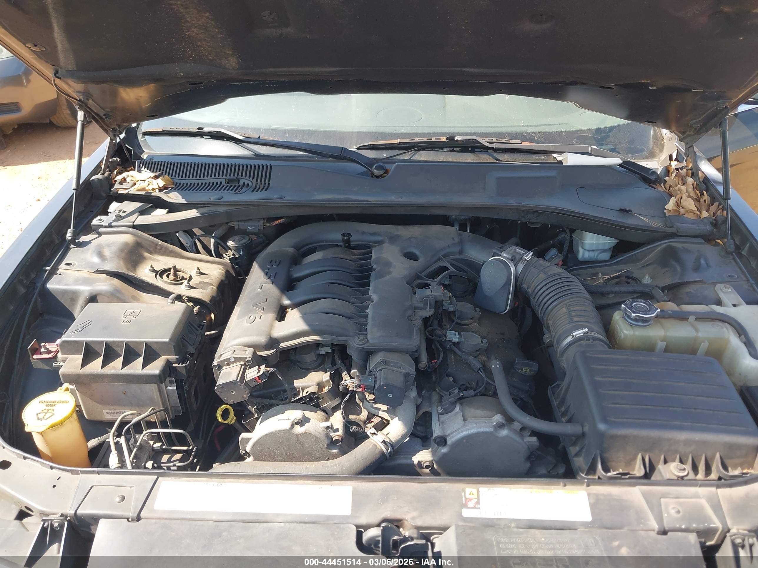 CHRYSLER 300 image 10