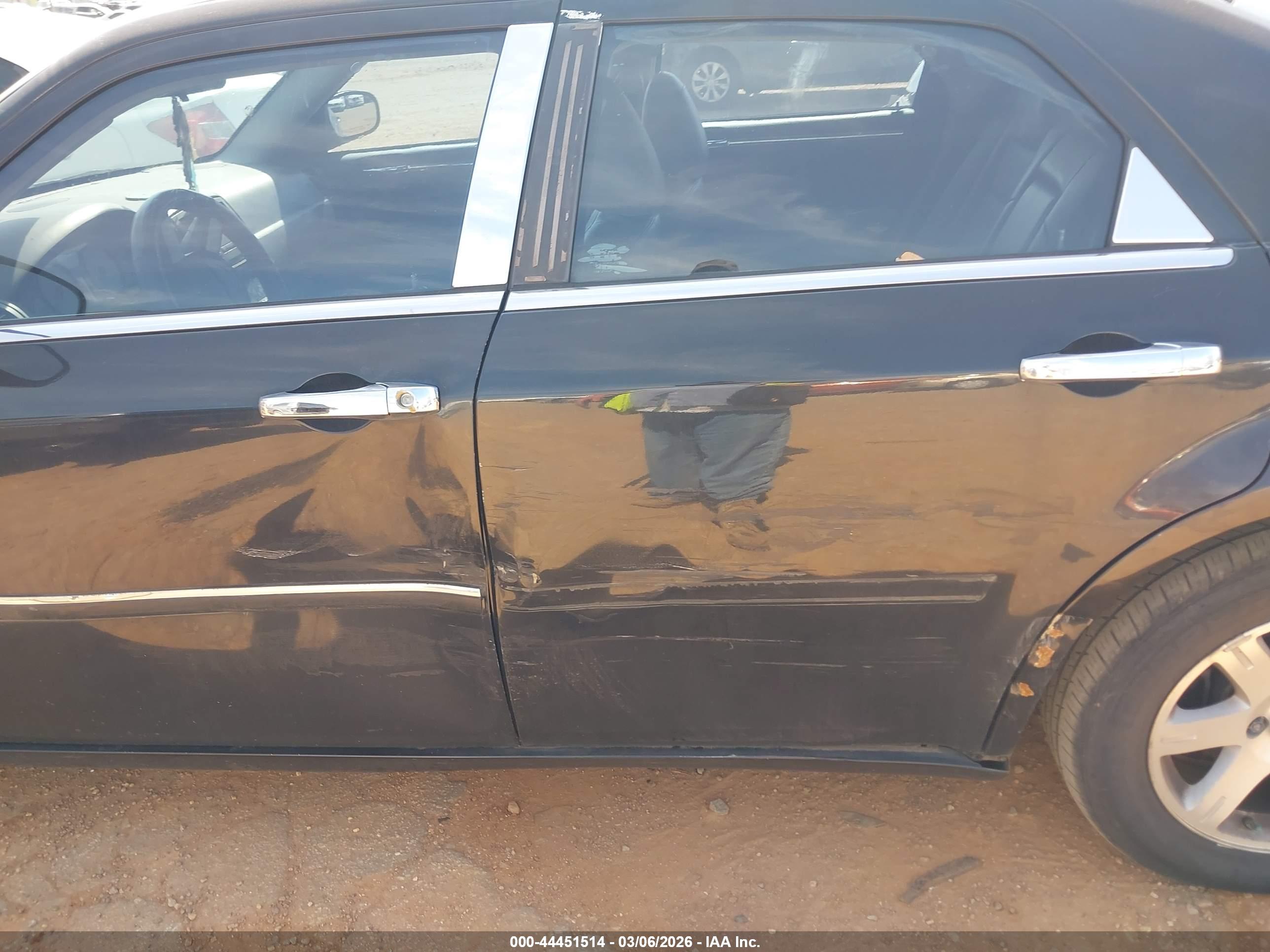 CHRYSLER 300 image 6
