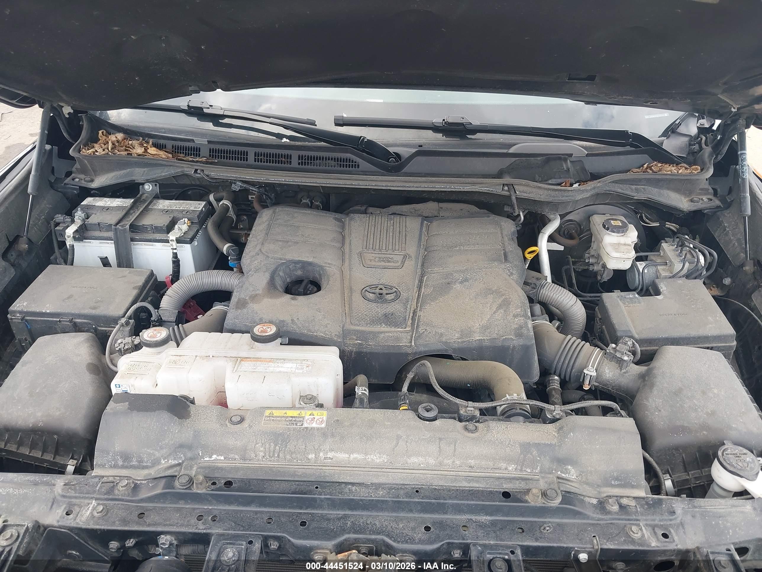 TOYOTA TUNDRA image 10