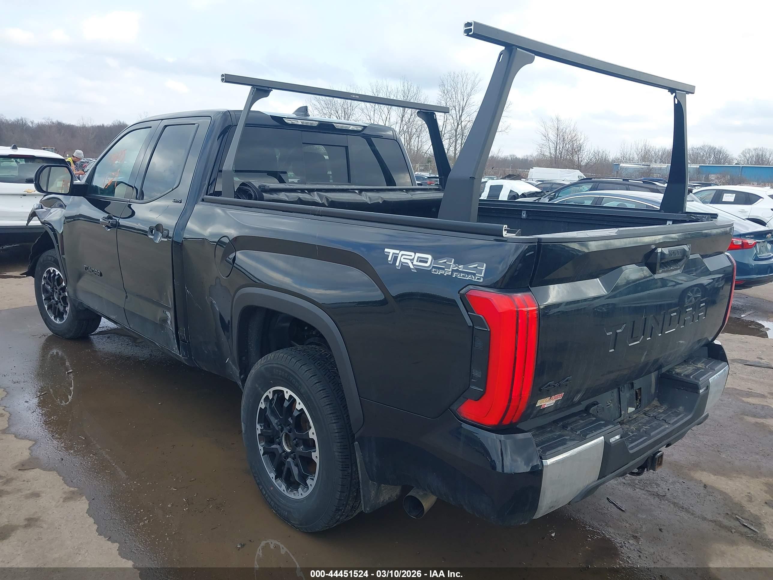 TOYOTA TUNDRA image 3