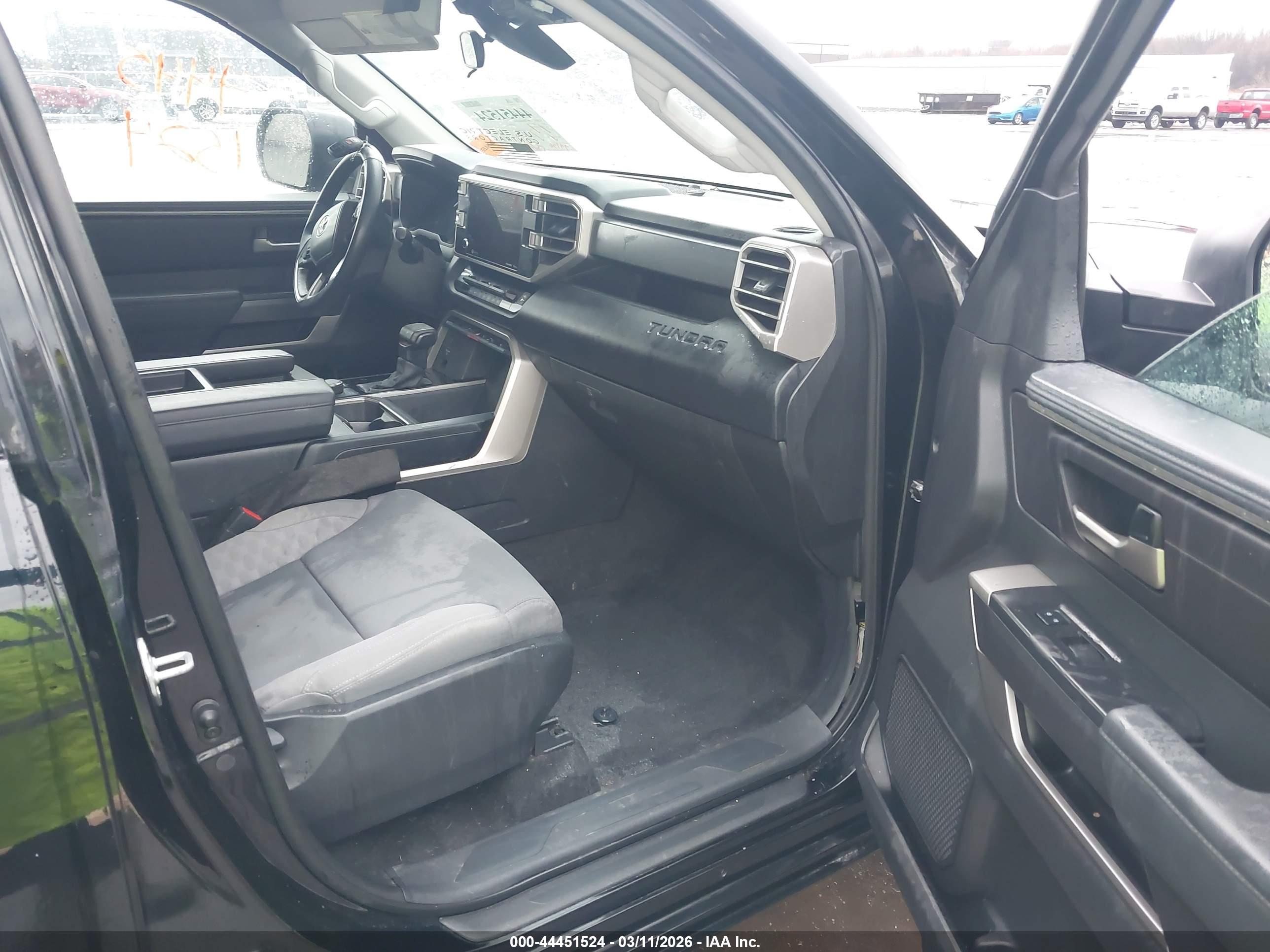 TOYOTA TUNDRA image 5