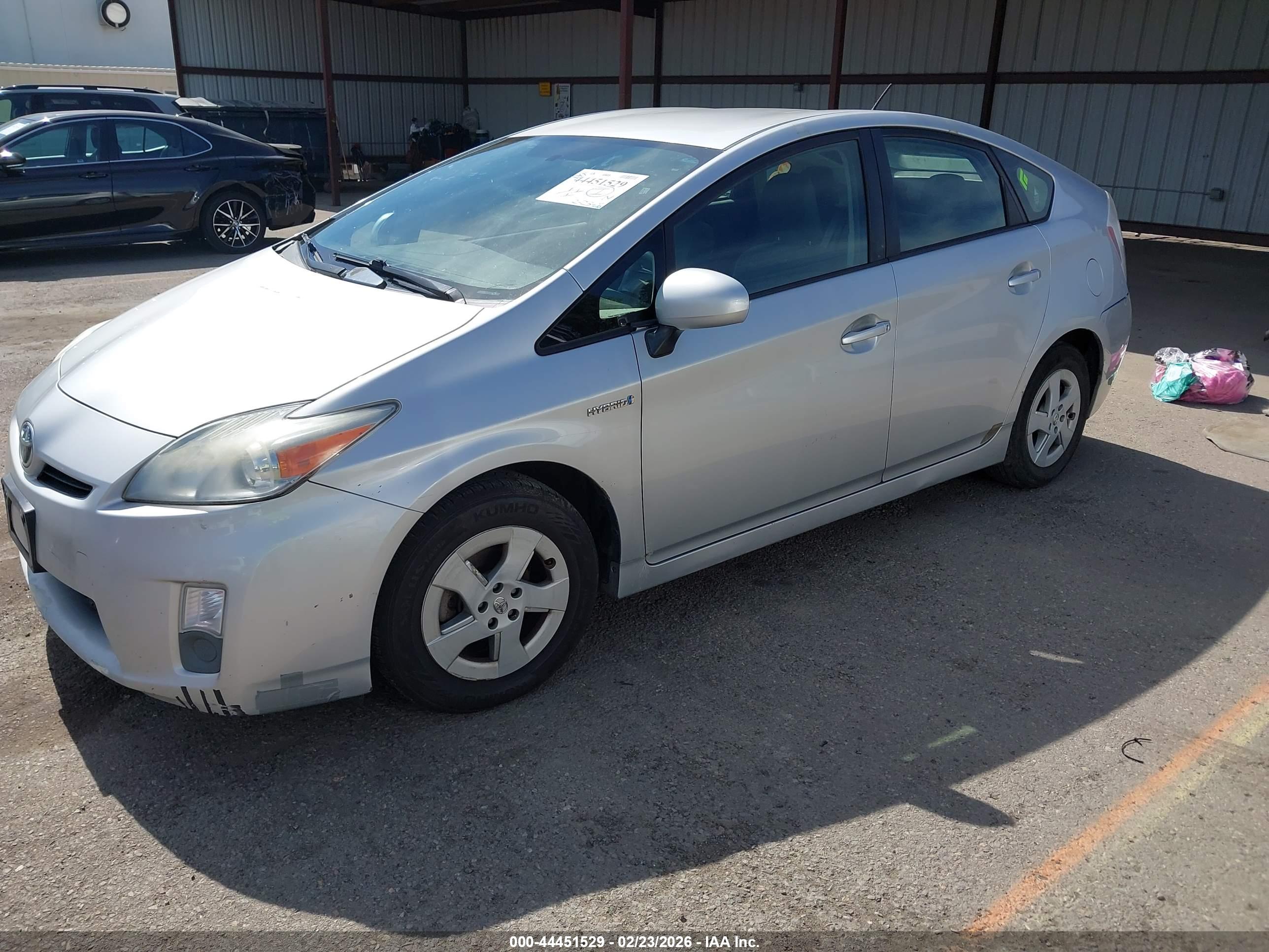 TOYOTA PRIUS image 2