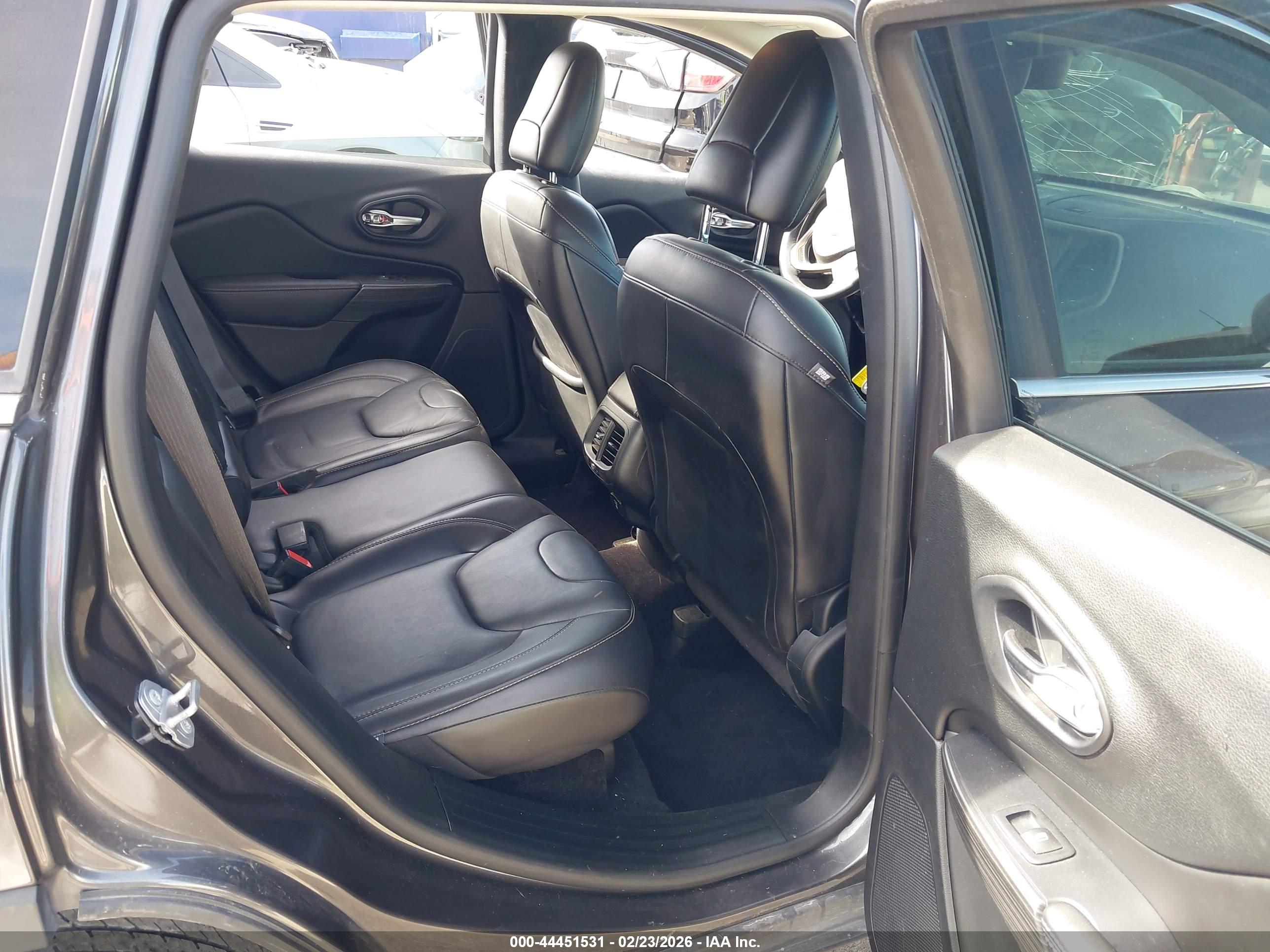 JEEP CHEROKEE image 8