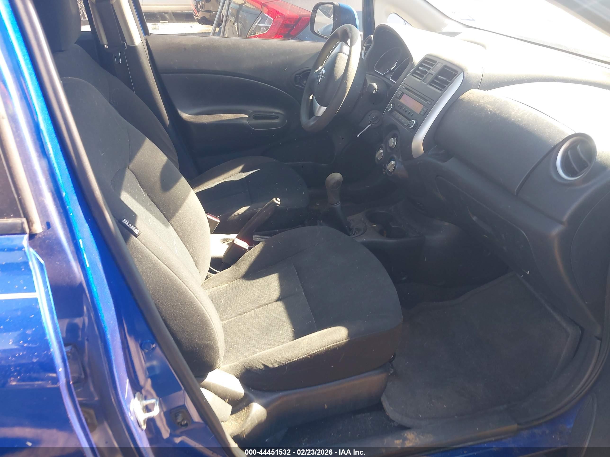 NISSAN VERSA image 5