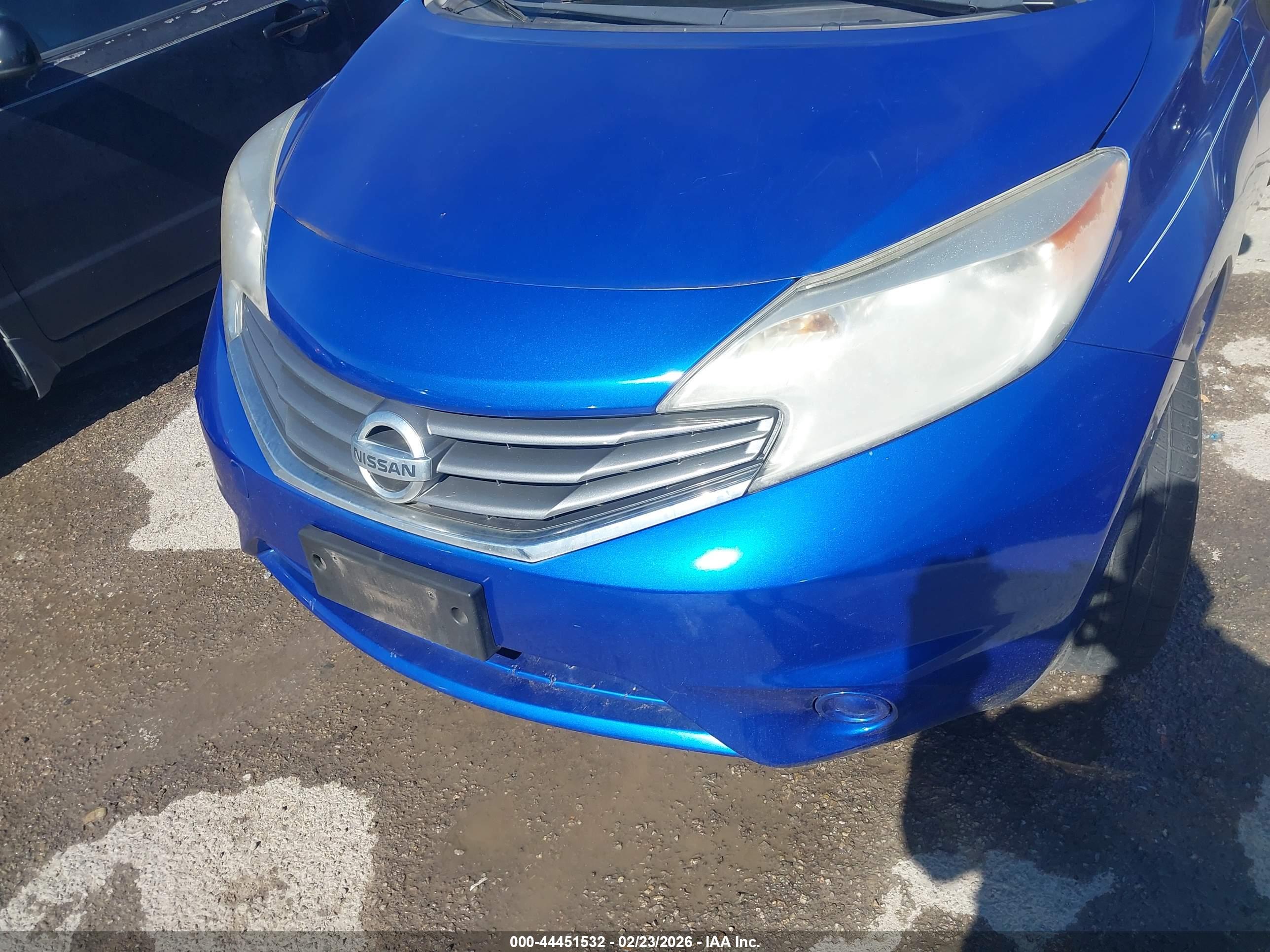 NISSAN VERSA image 6