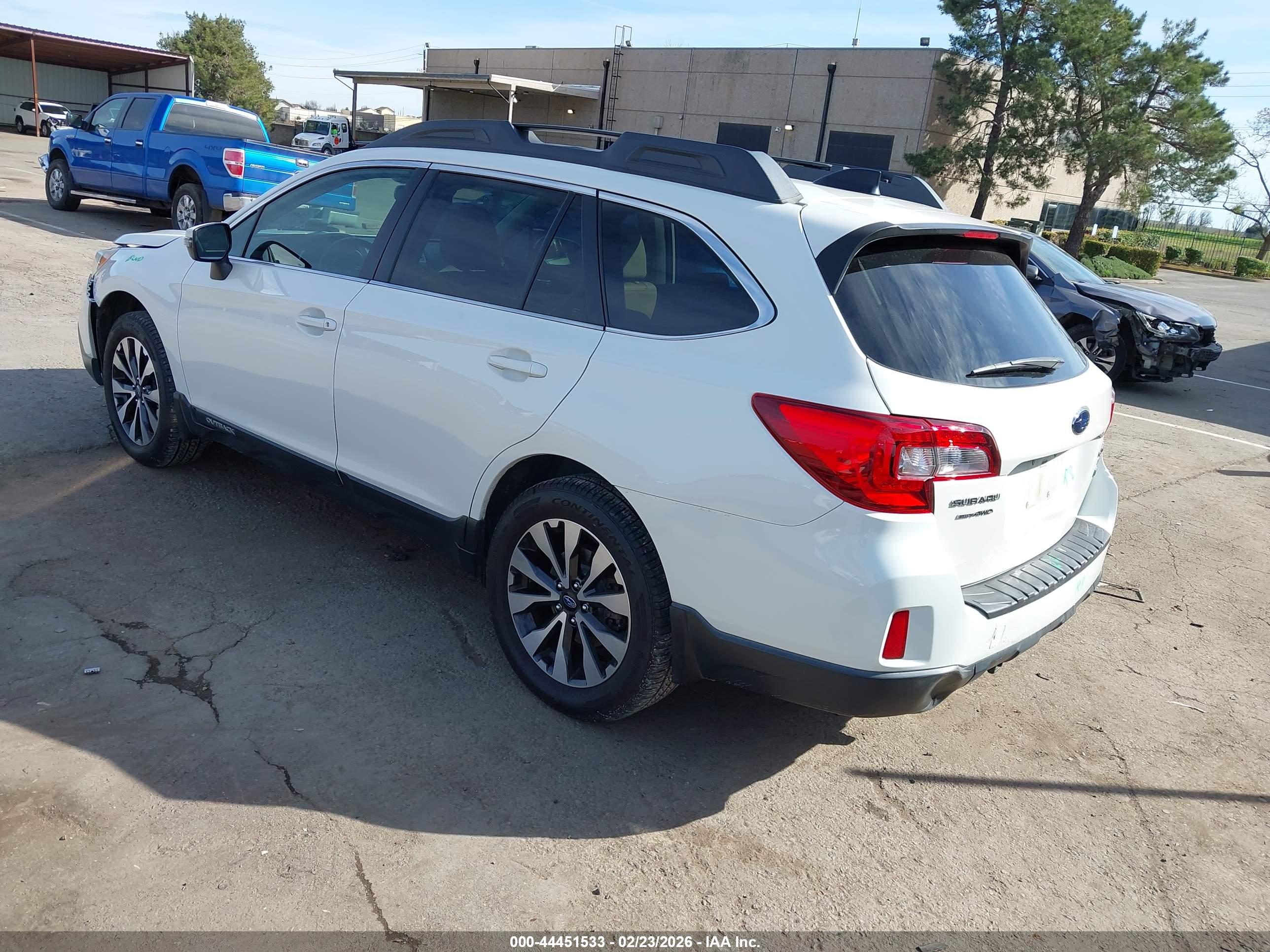 SUBARU OUTBACK image 3