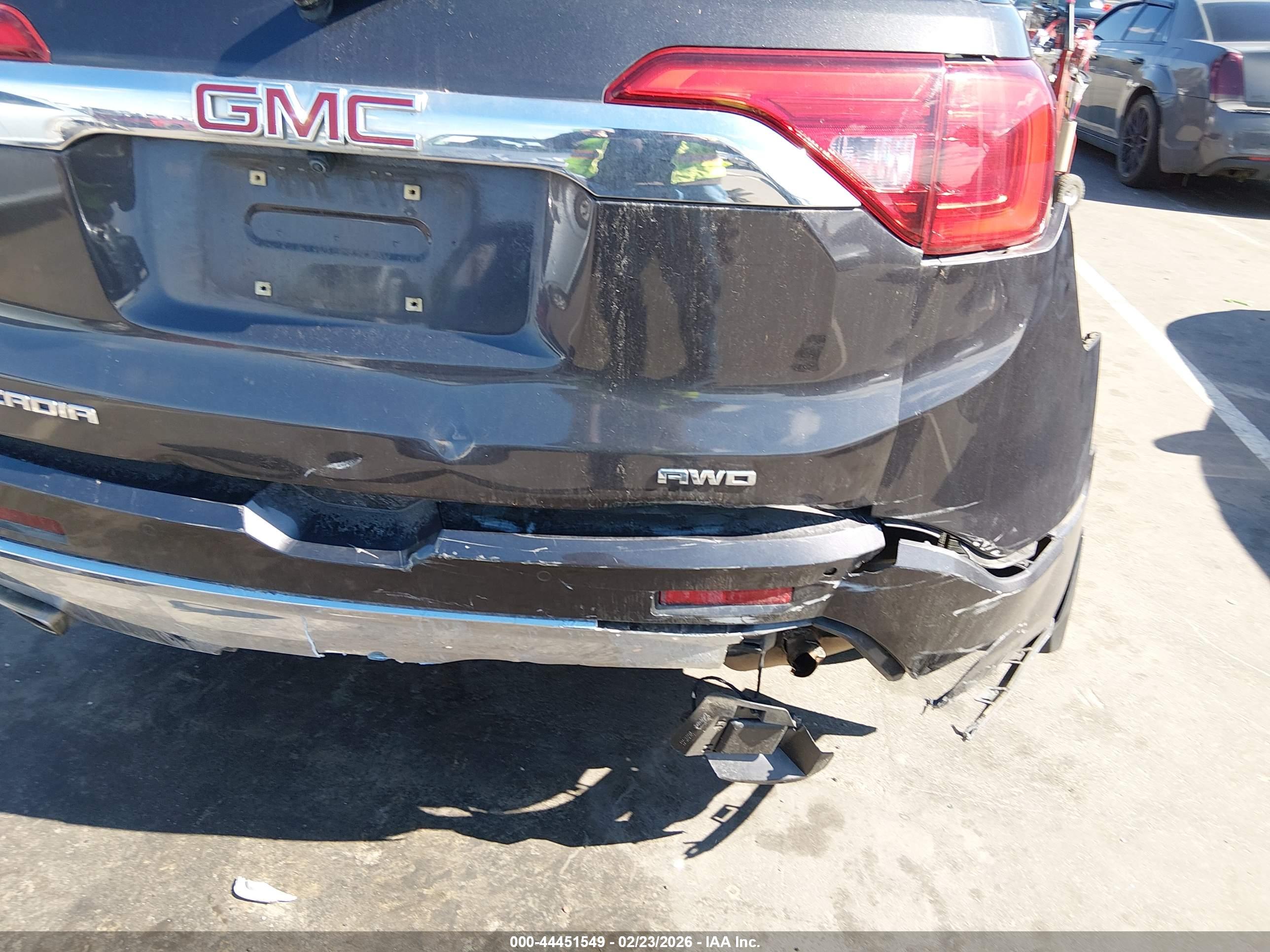 GMC ACADIA image 6