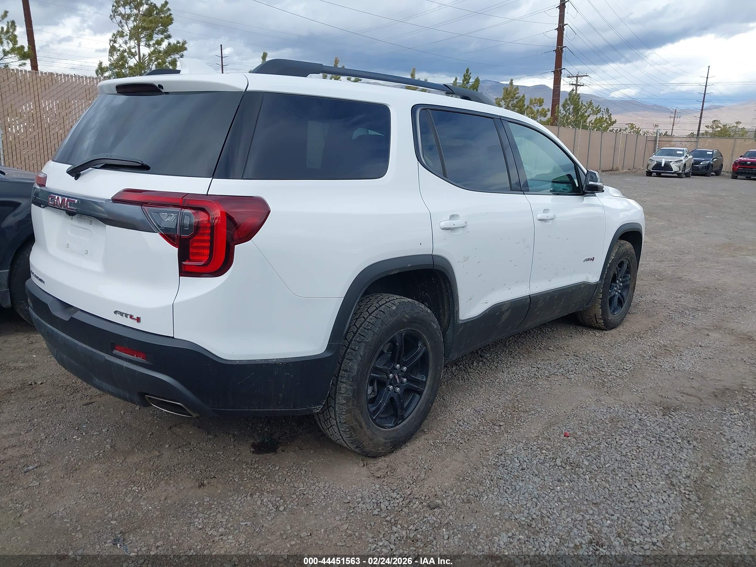 GMC ACADIA image 4