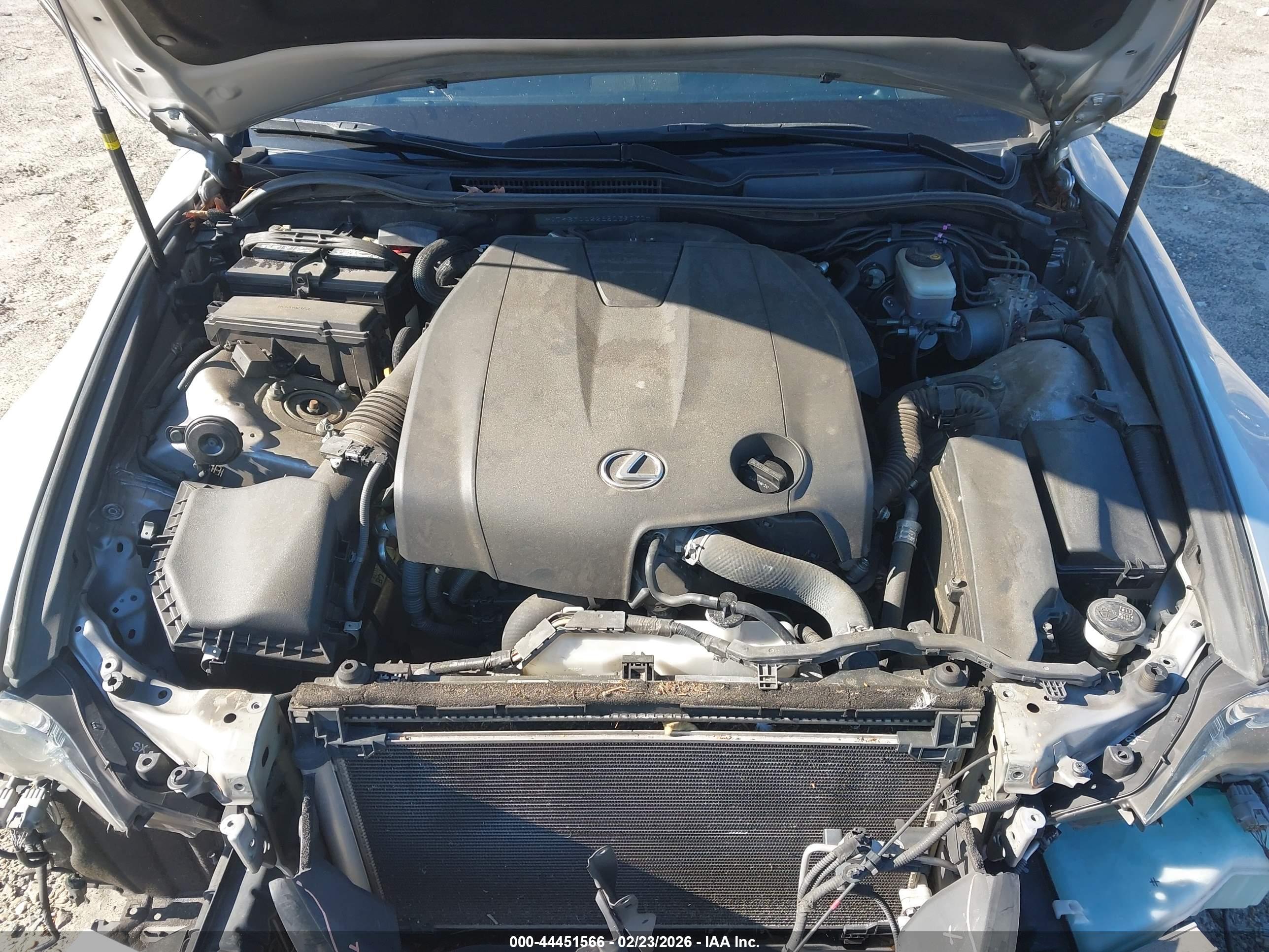 LEXUS IS image 10