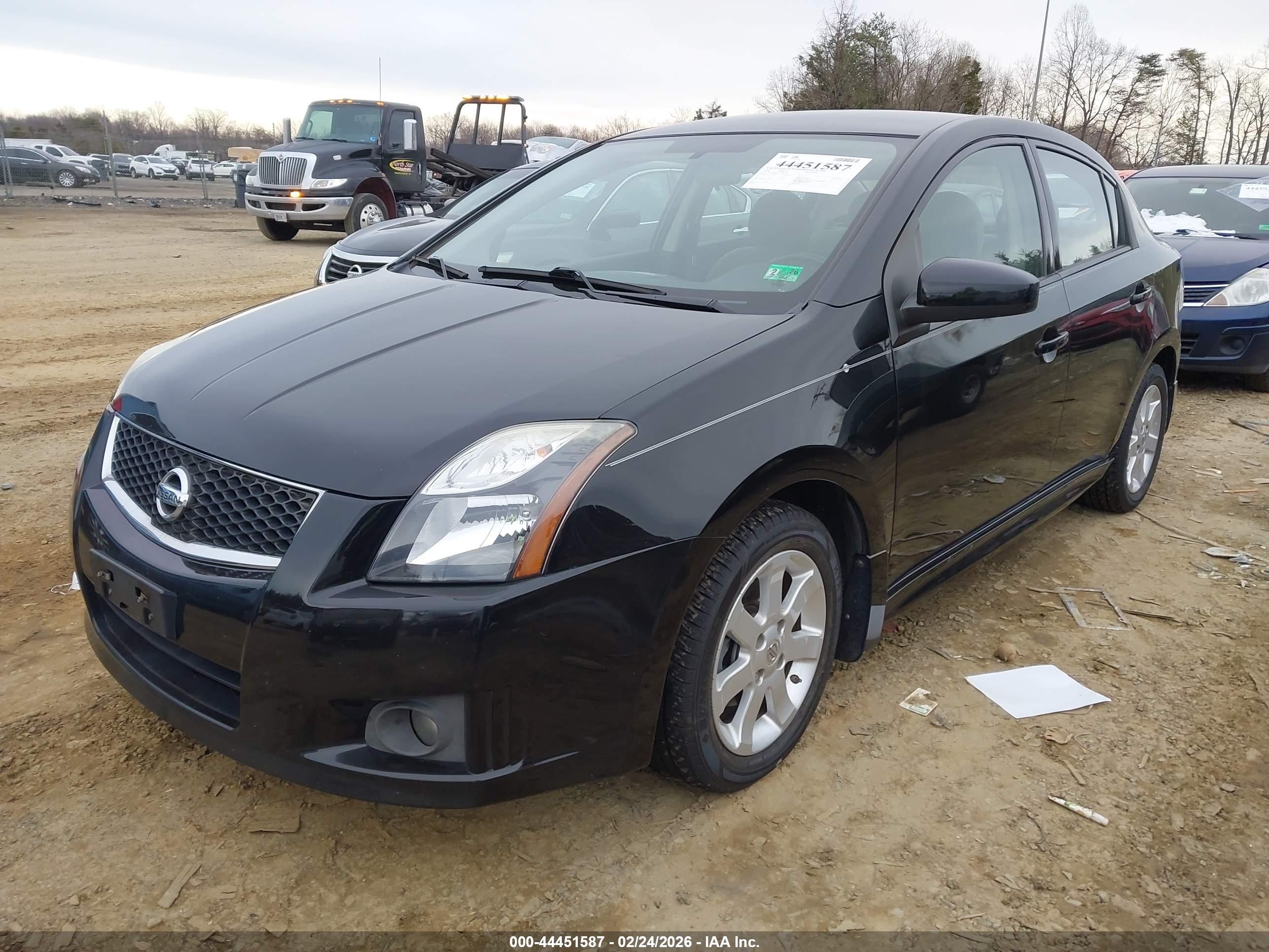 NISSAN SENTRA image 2