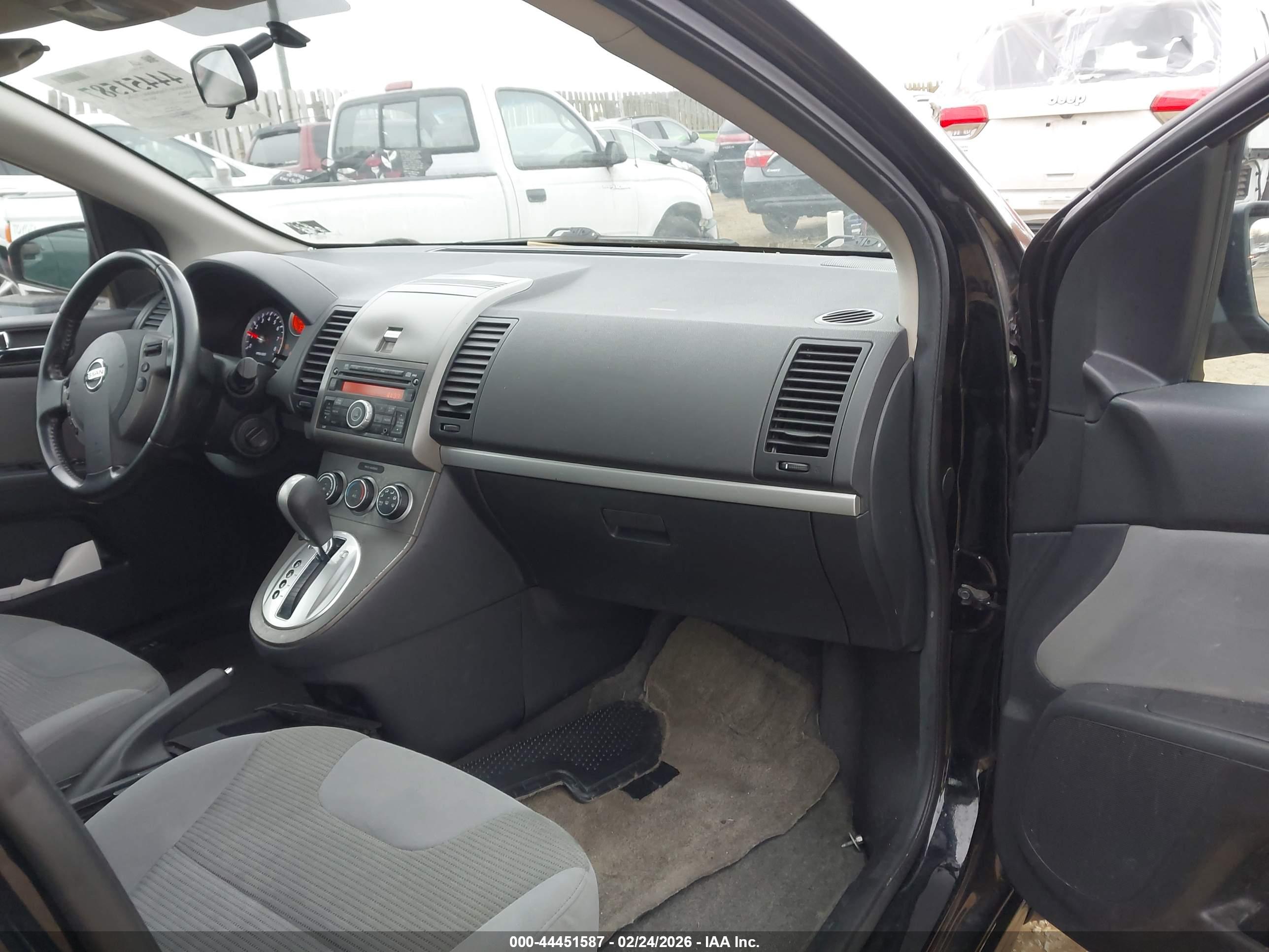 NISSAN SENTRA image 5