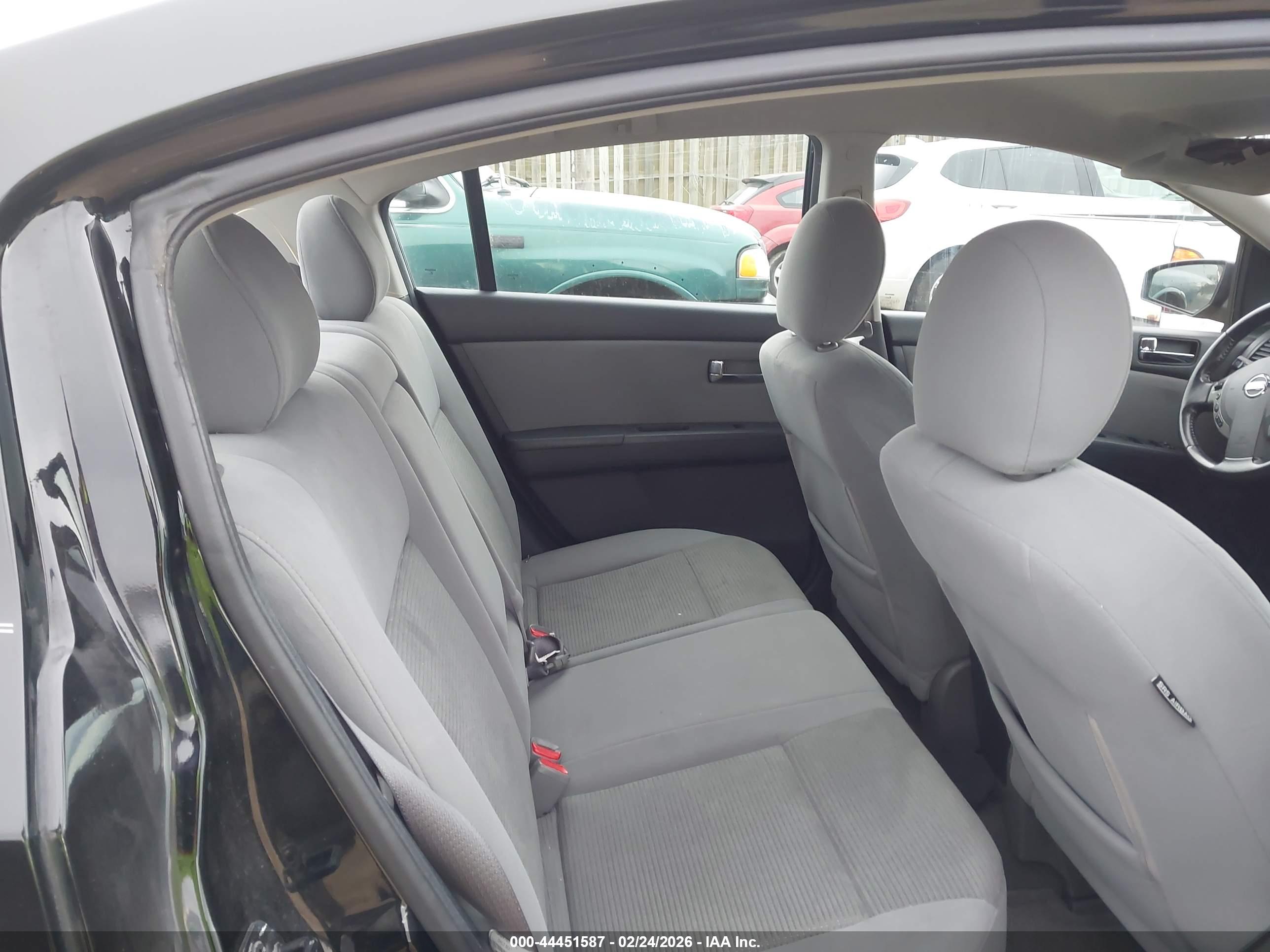 NISSAN SENTRA image 8