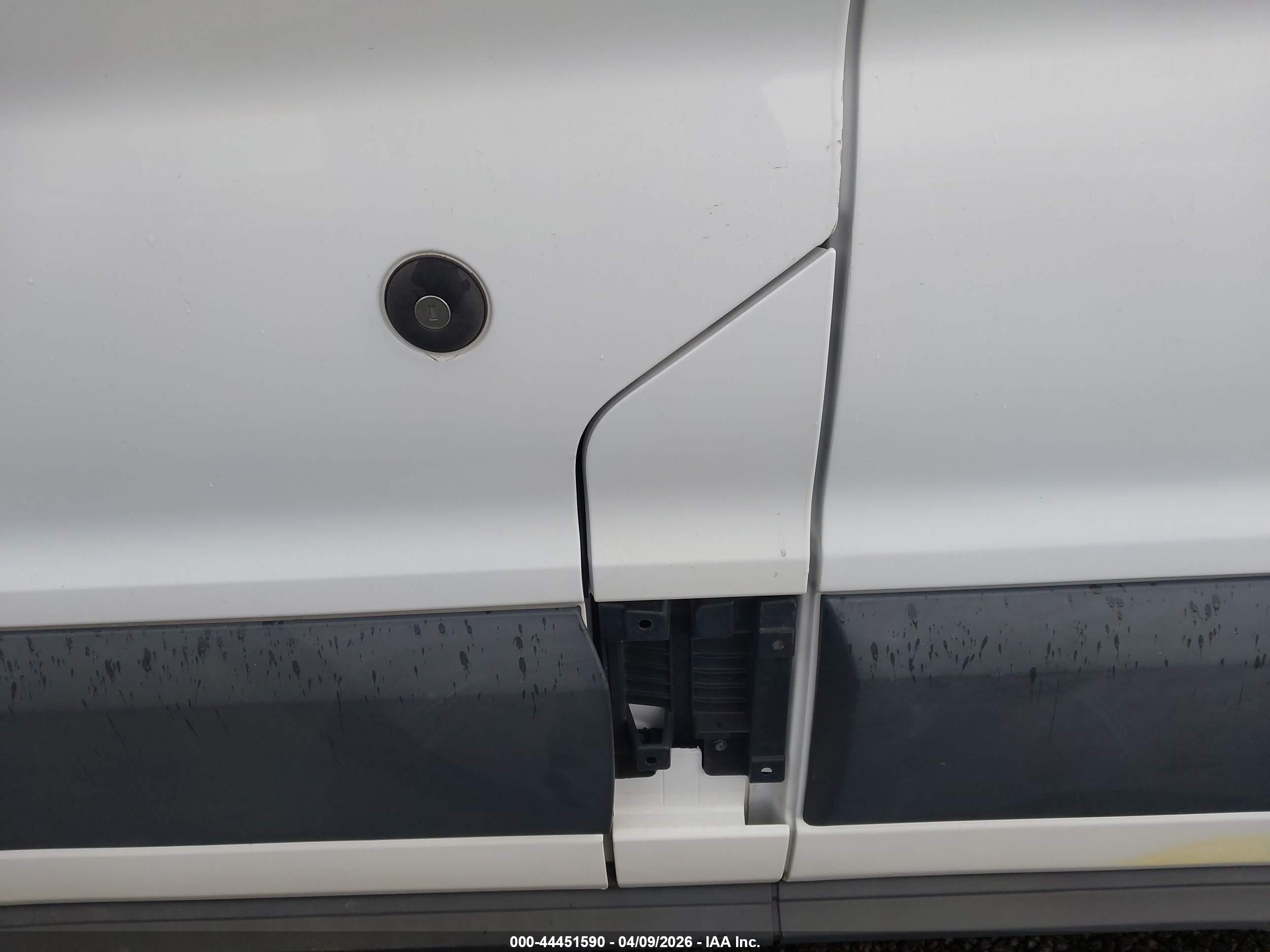 FORD TRANSIT-250 image 6