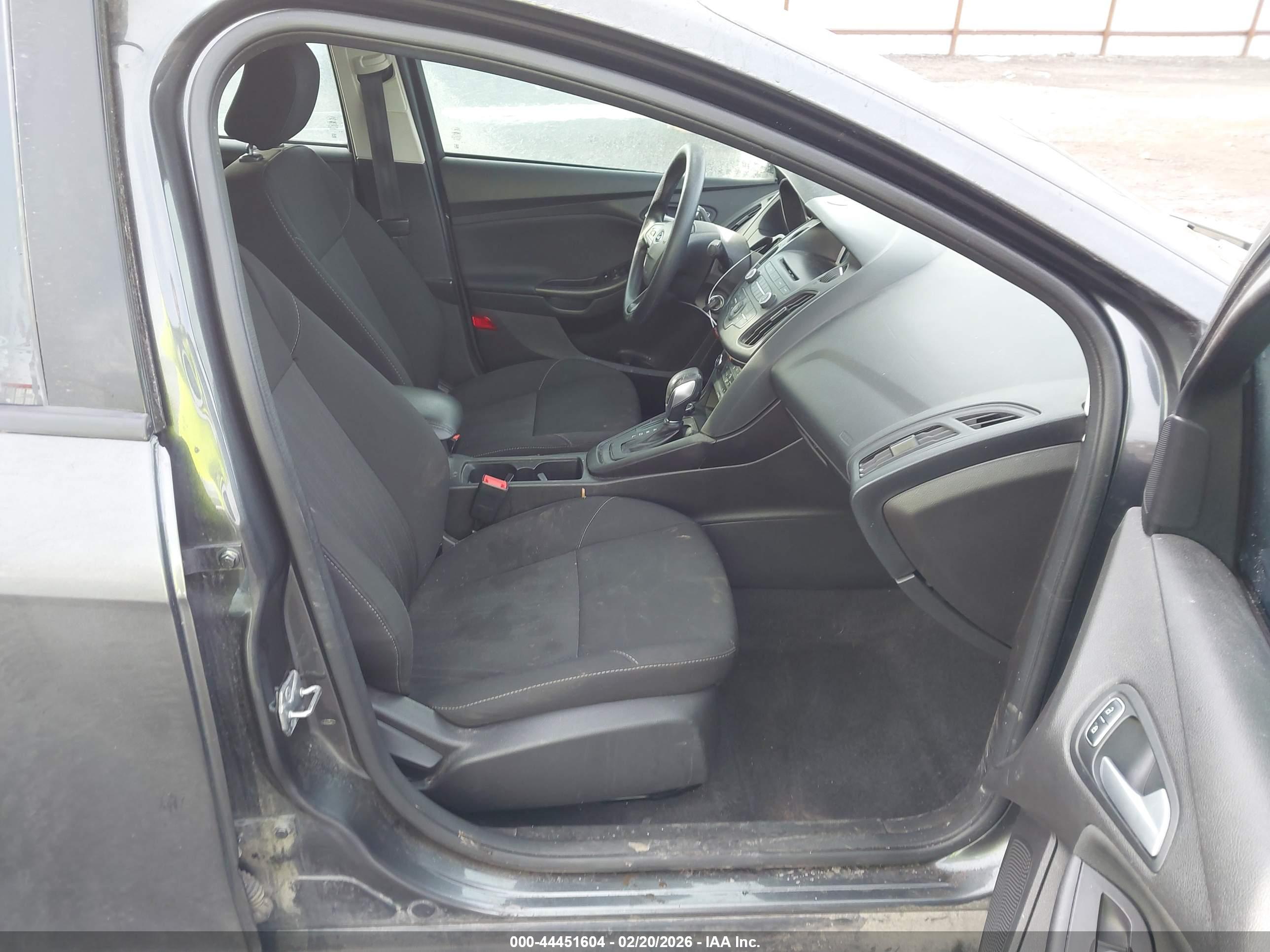 FORD FOCUS image 5