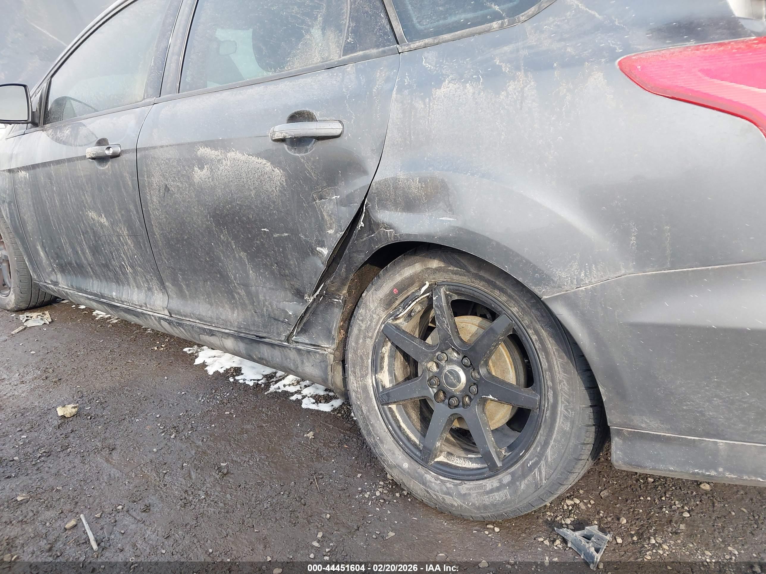 FORD FOCUS image 6