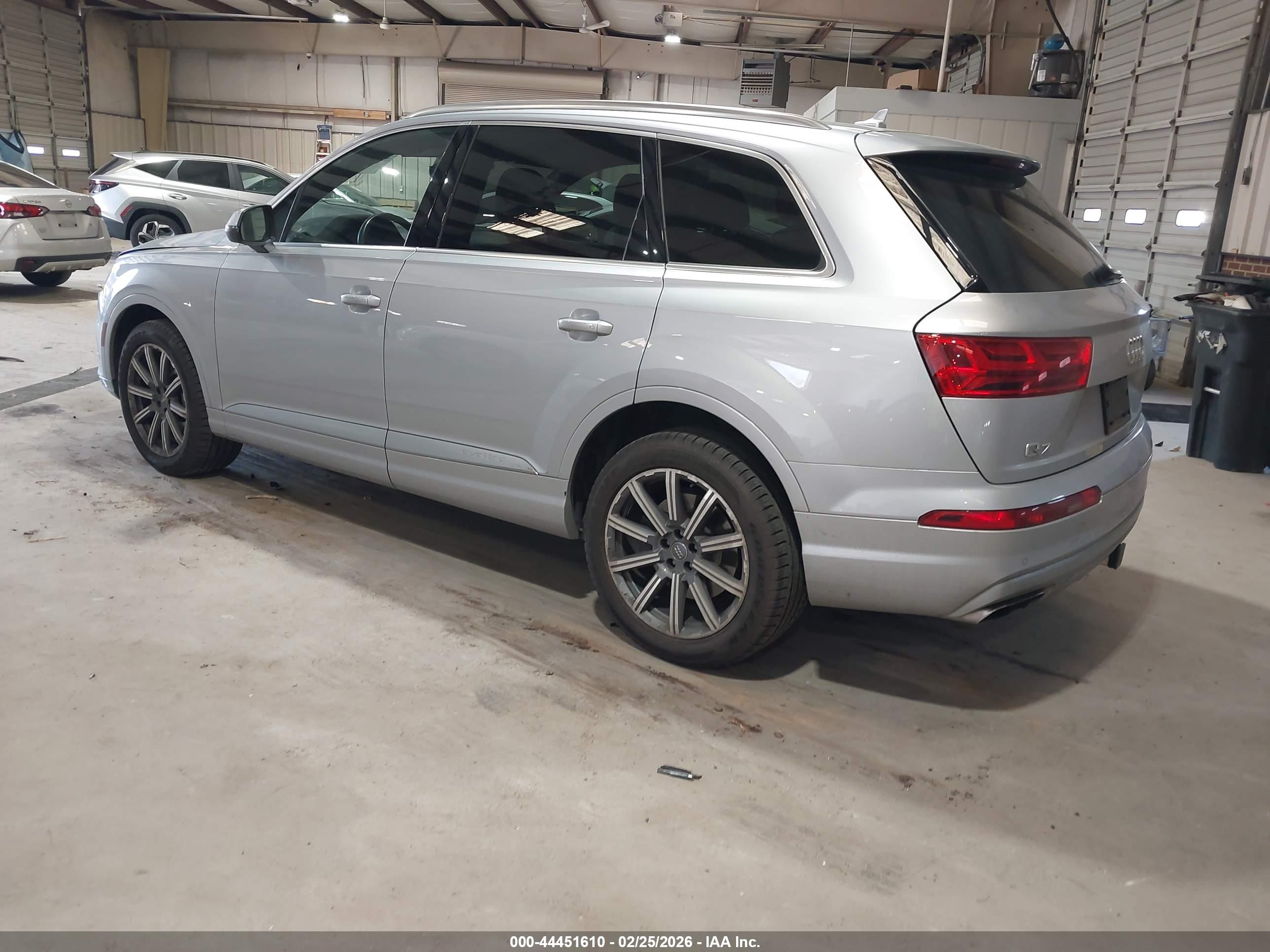 AUDI Q7 image 3