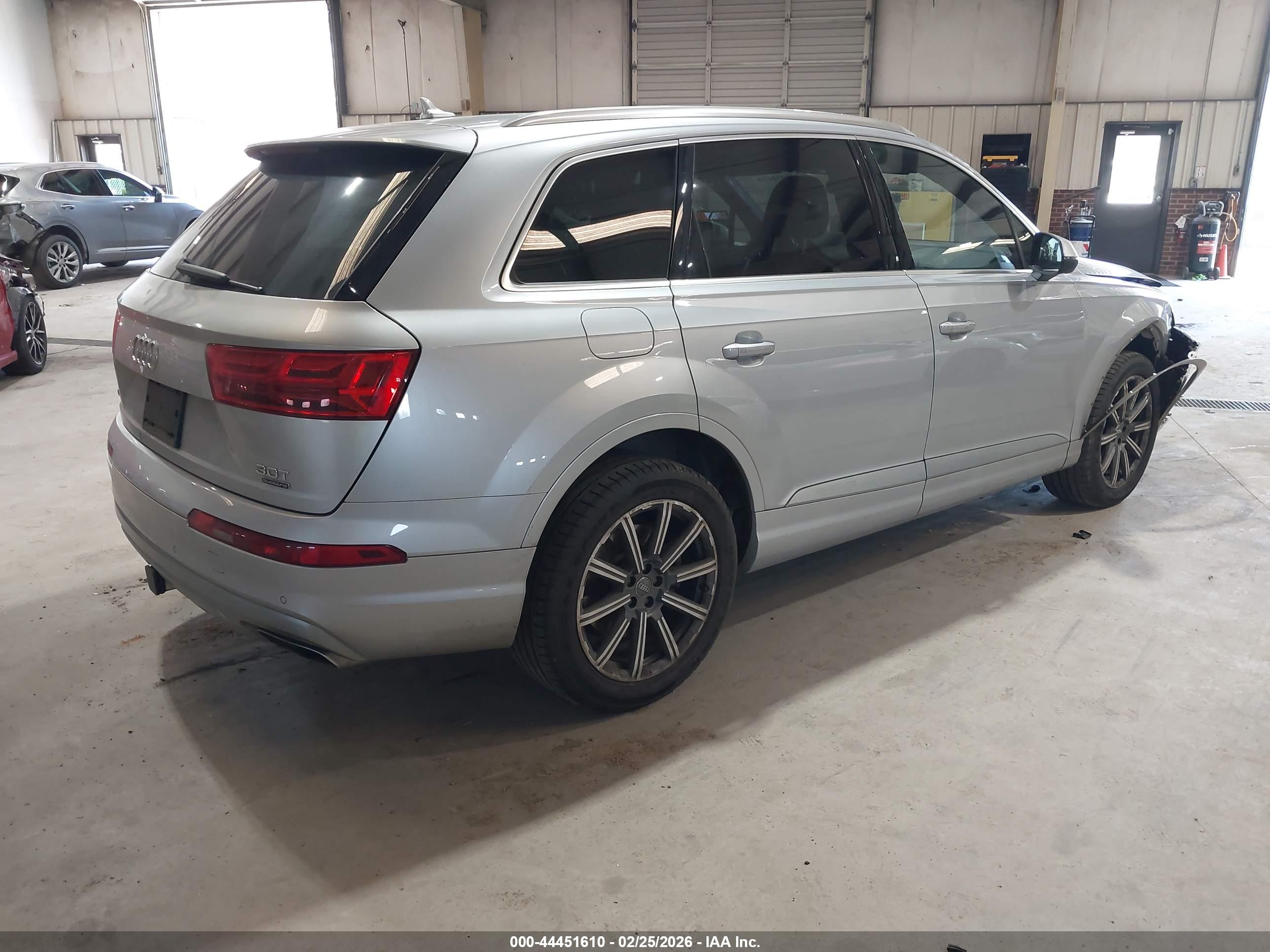 AUDI Q7 image 4
