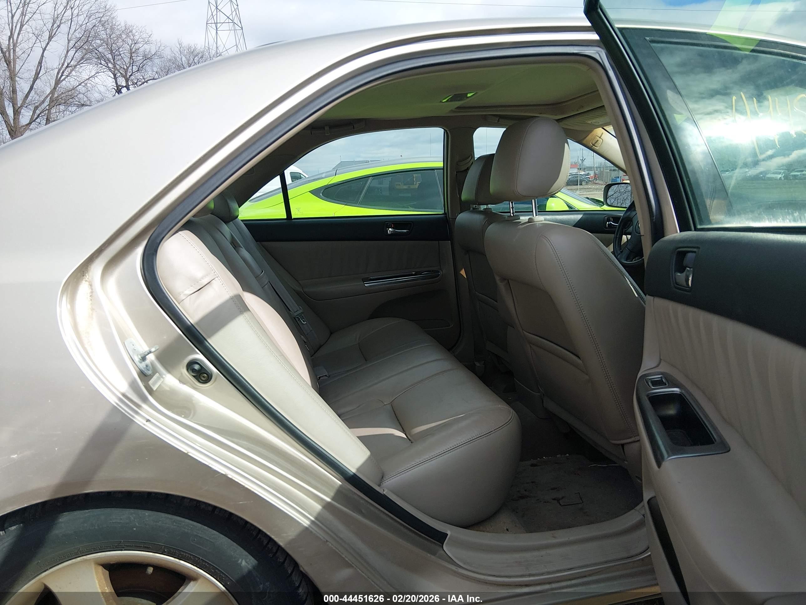 TOYOTA CAMRY image 8