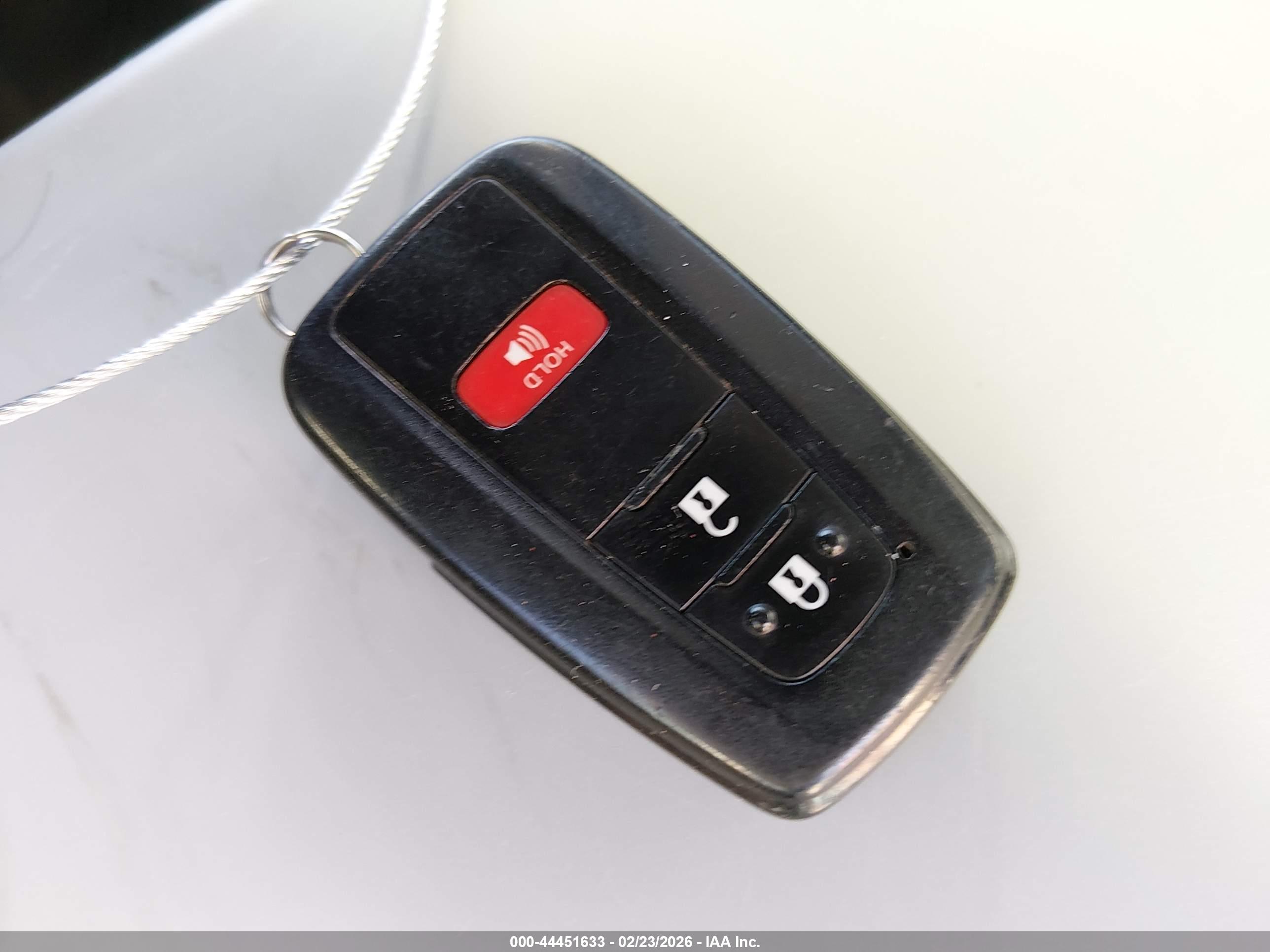 TOYOTA PRIUS image 11