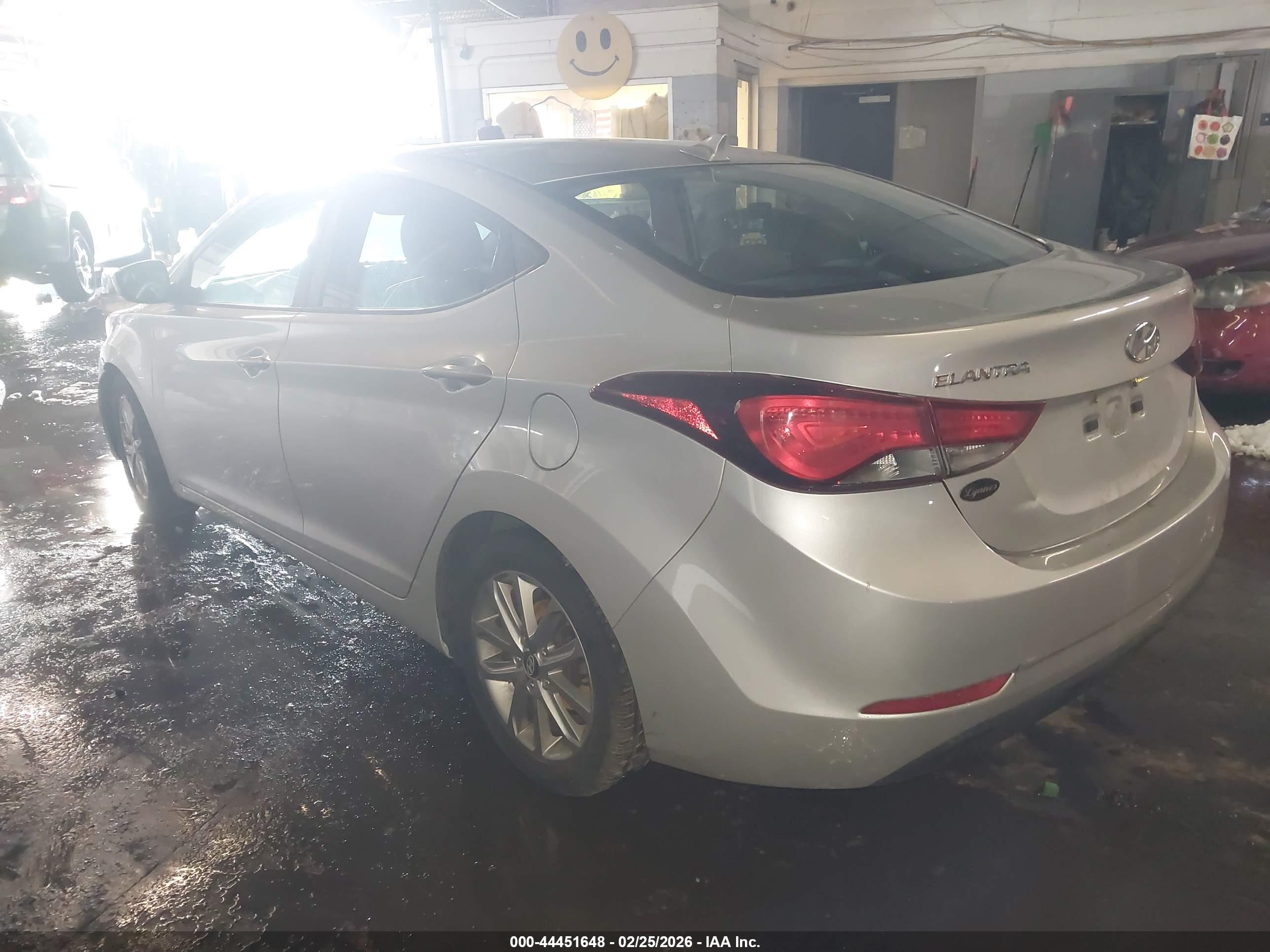 HYUNDAI ELANTRA image 3