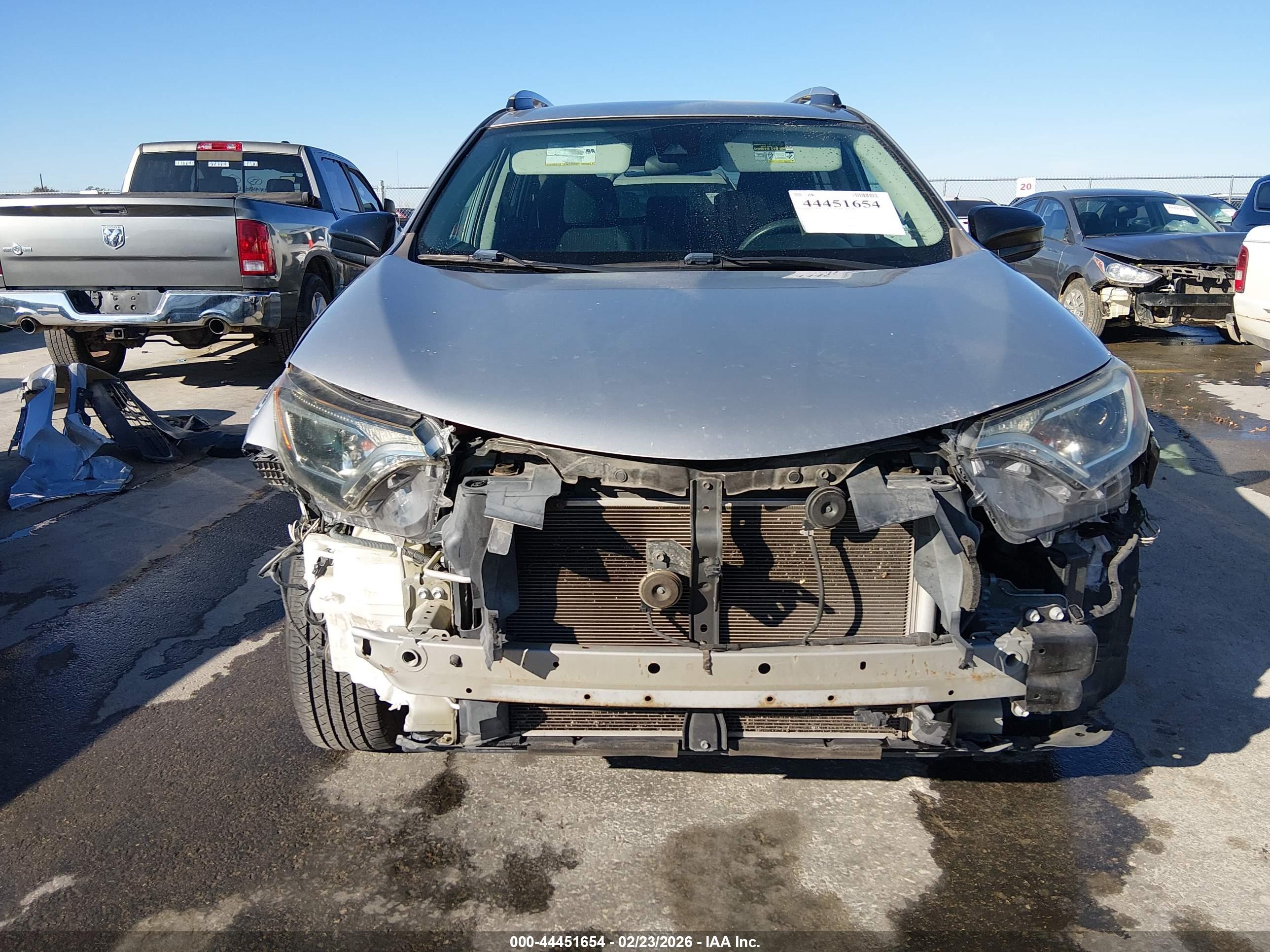 TOYOTA RAV4 image 6