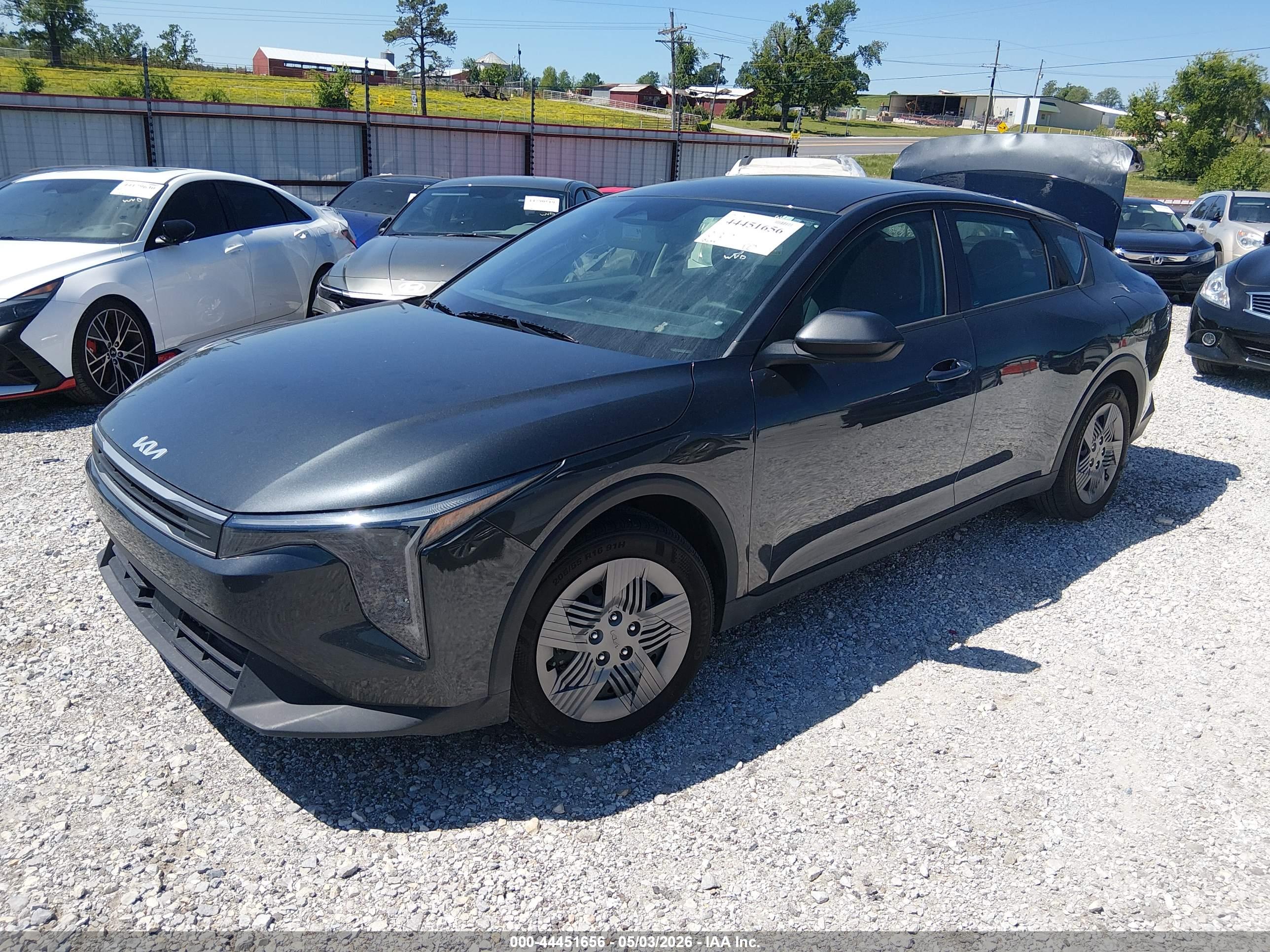 KIA K4 image 2