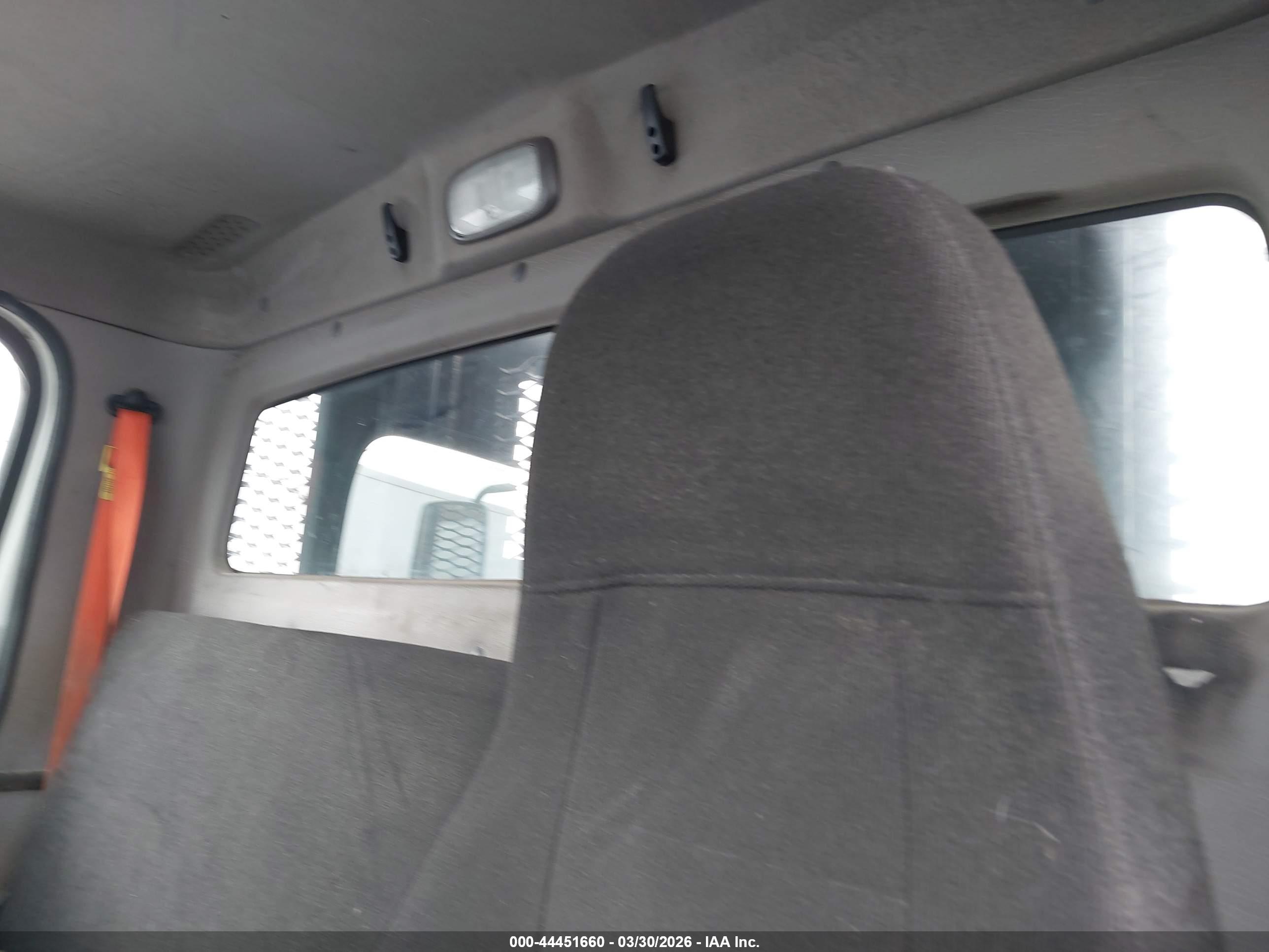 FREIGHTLINER M2 image 7