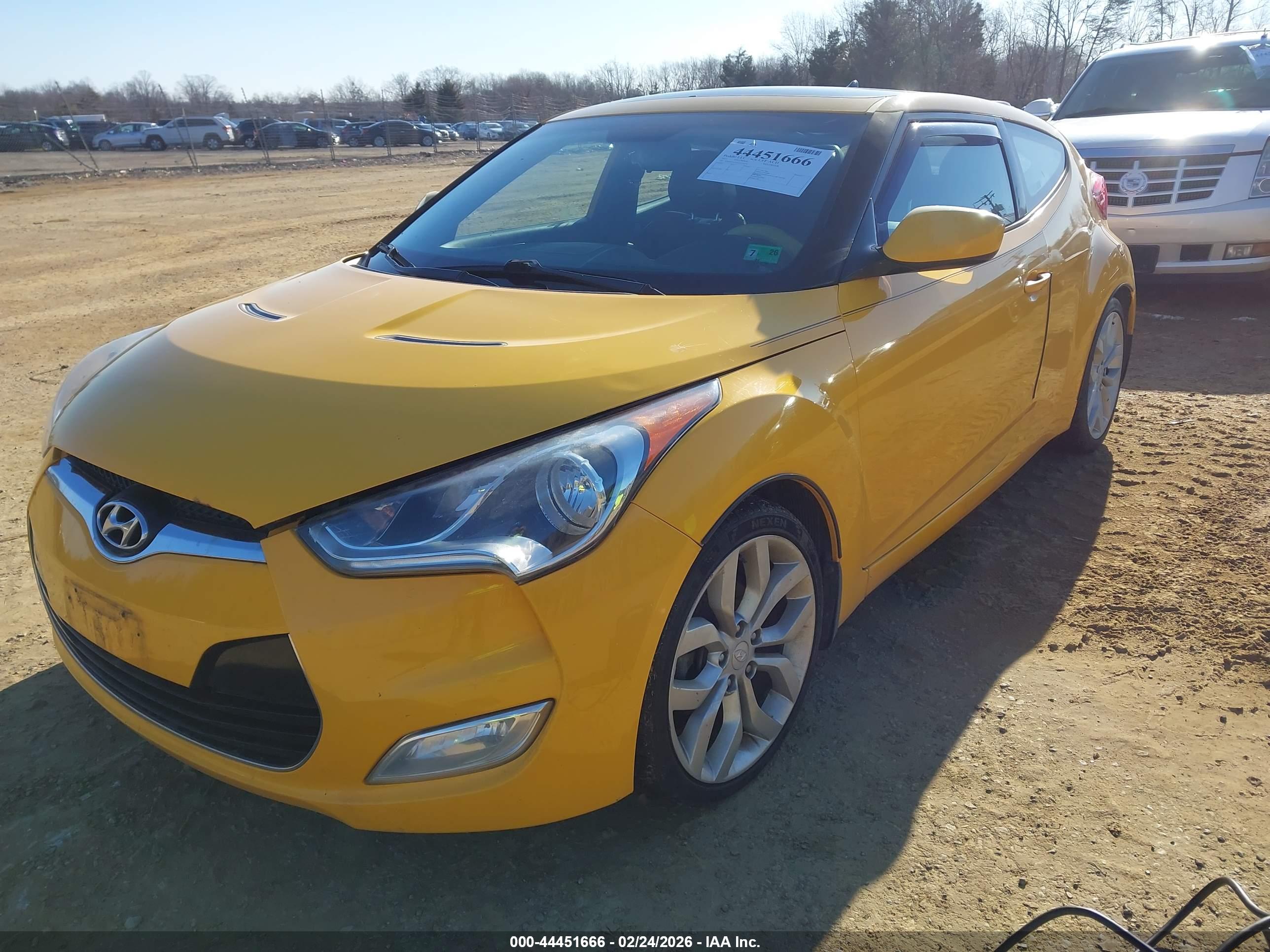 HYUNDAI VELOSTER image 2