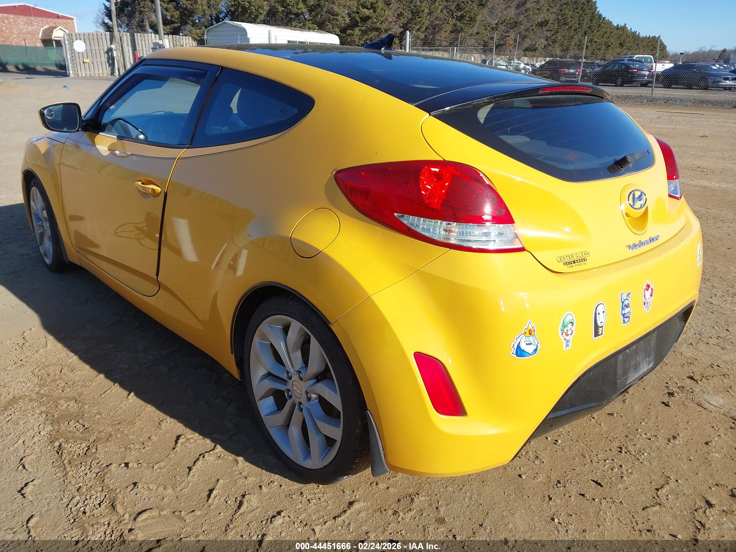 HYUNDAI VELOSTER image 3