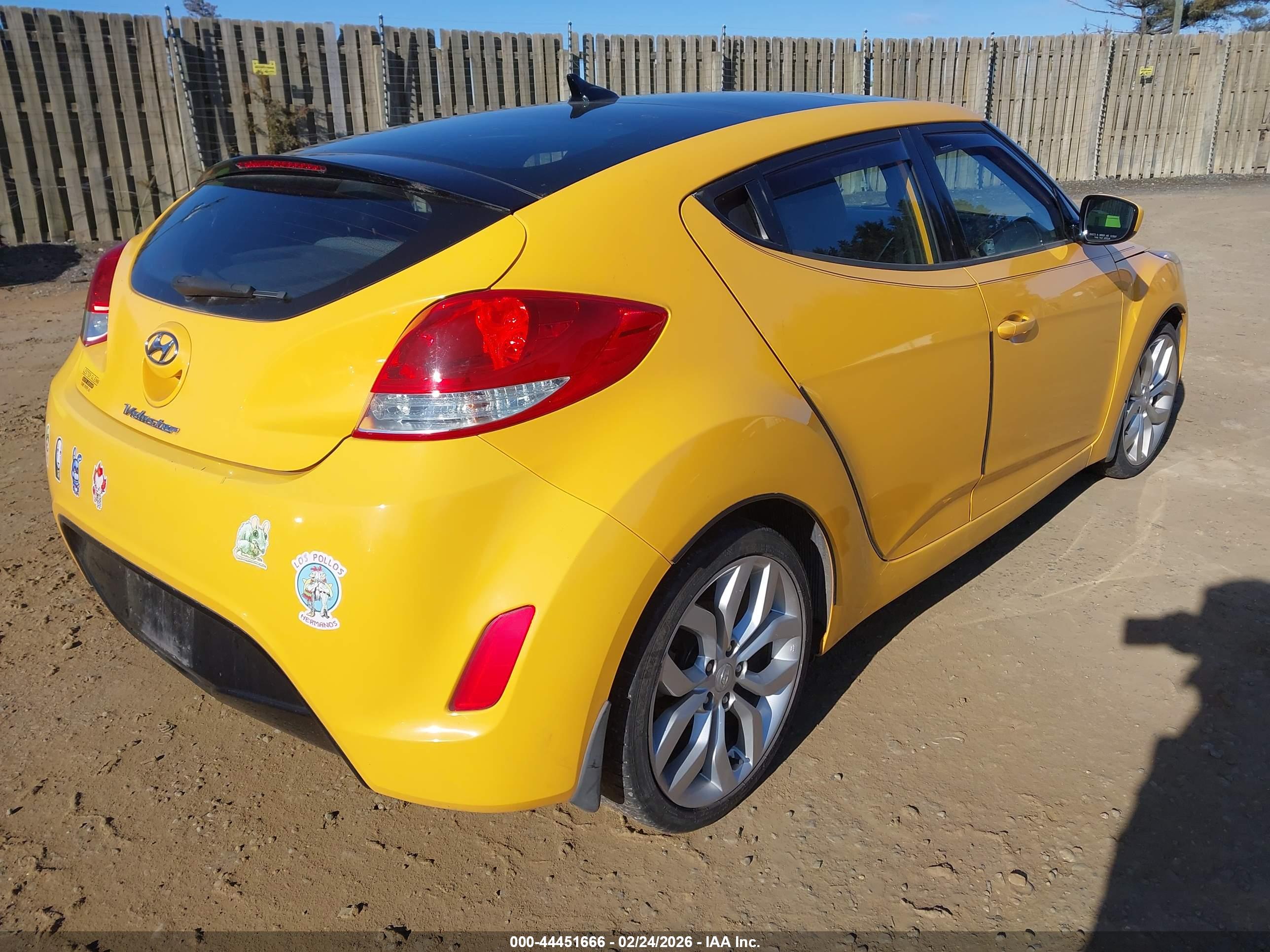 HYUNDAI VELOSTER image 4