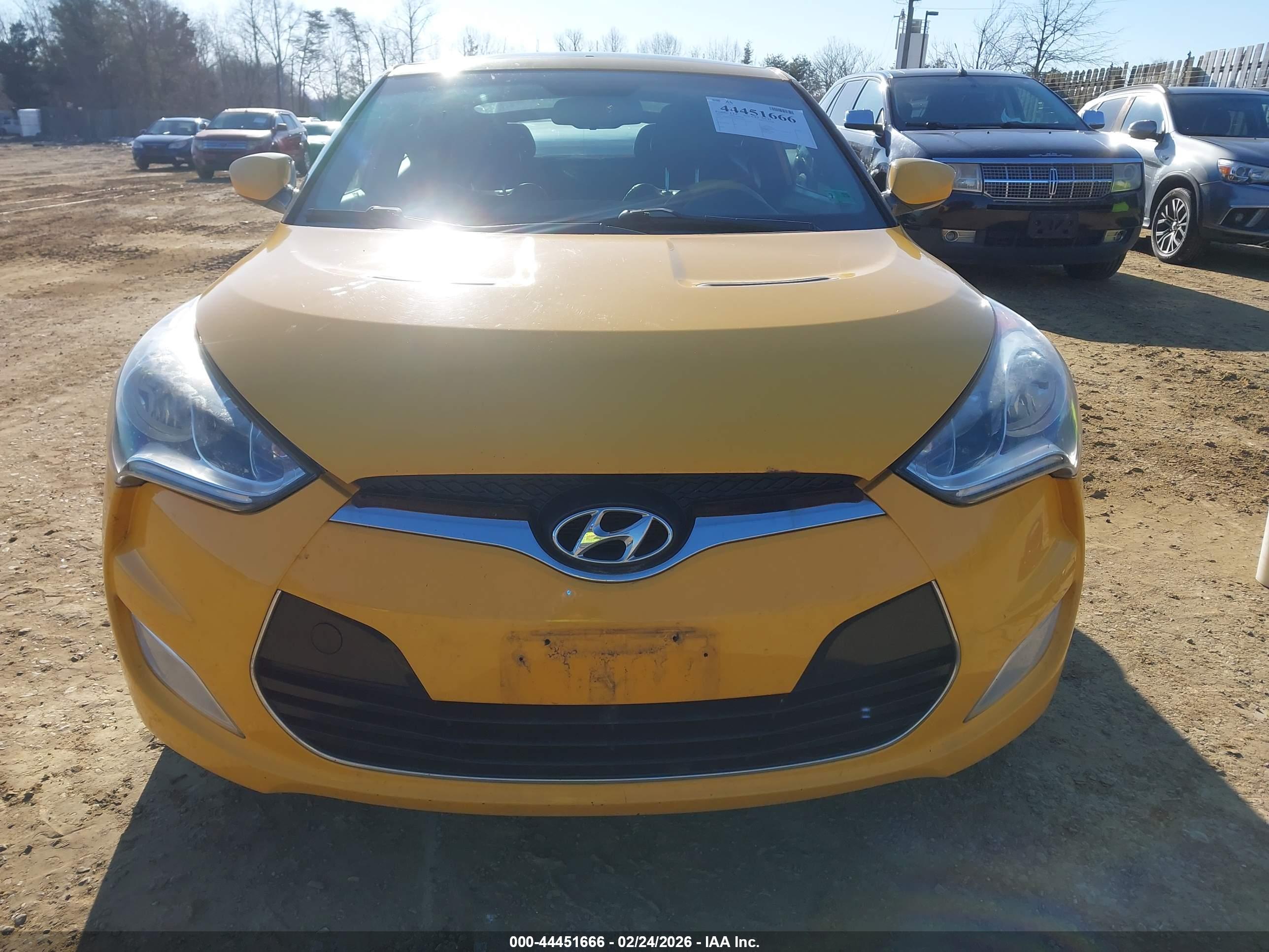 HYUNDAI VELOSTER image 6
