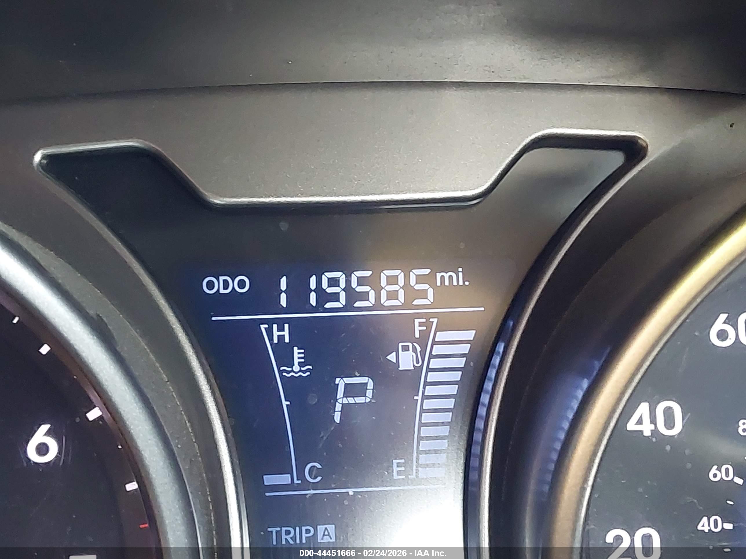 HYUNDAI VELOSTER image 7