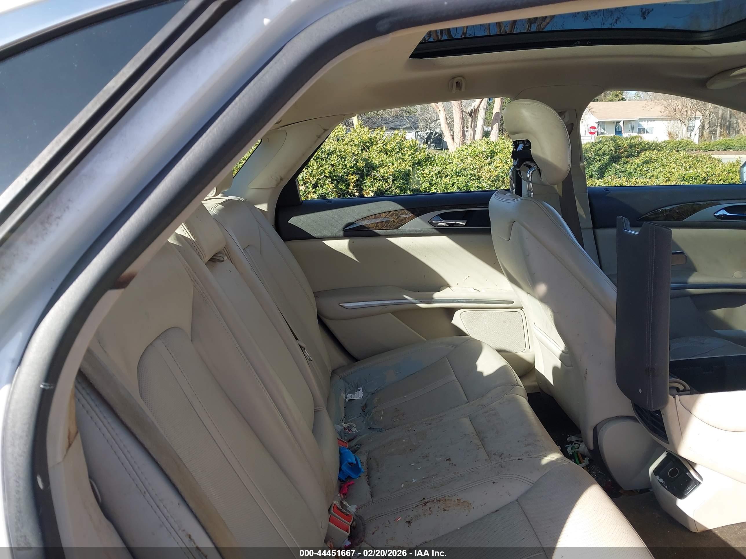 LINCOLN MKZ image 8