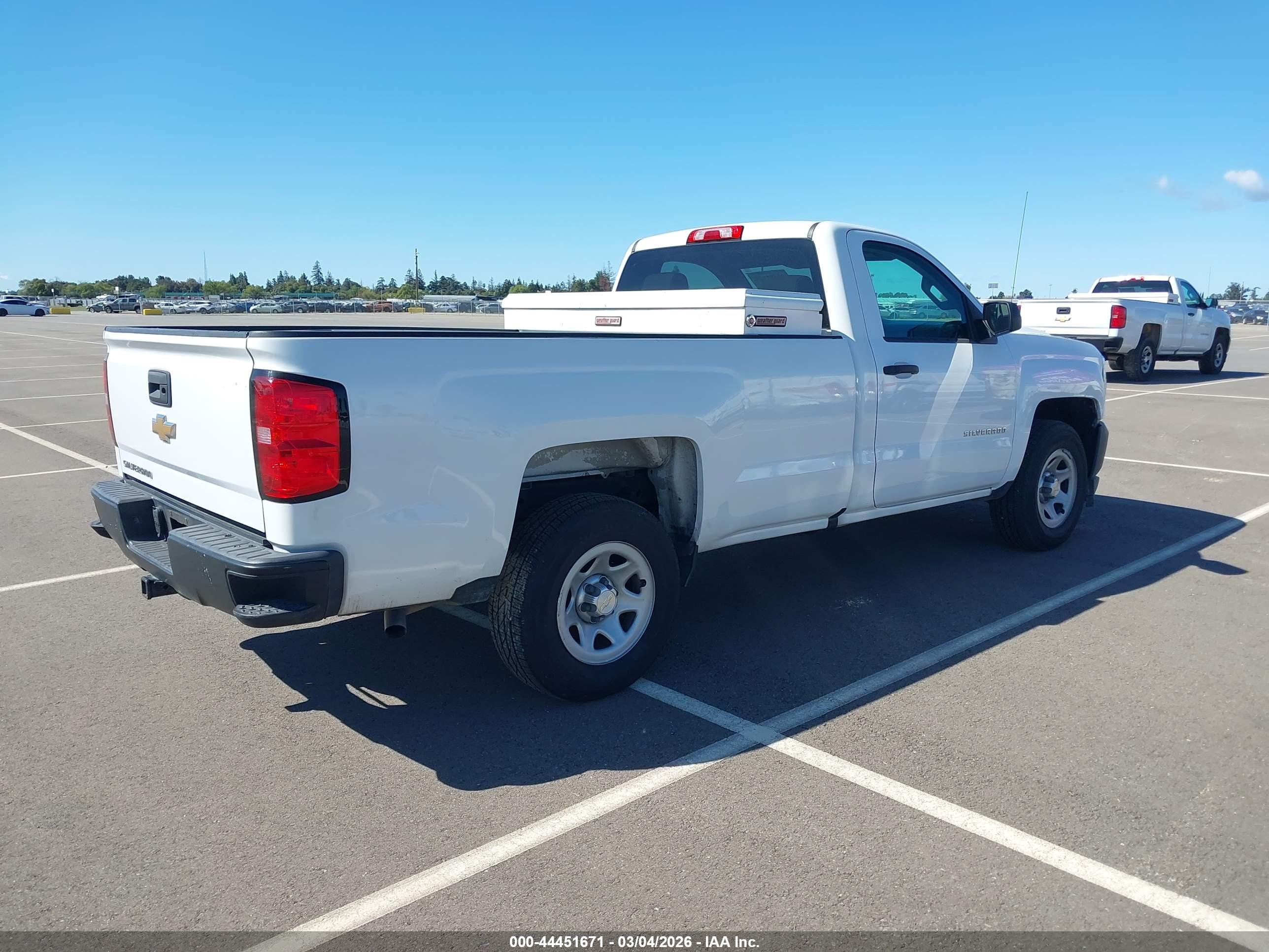 CHEVROLET SILVERADO image 4