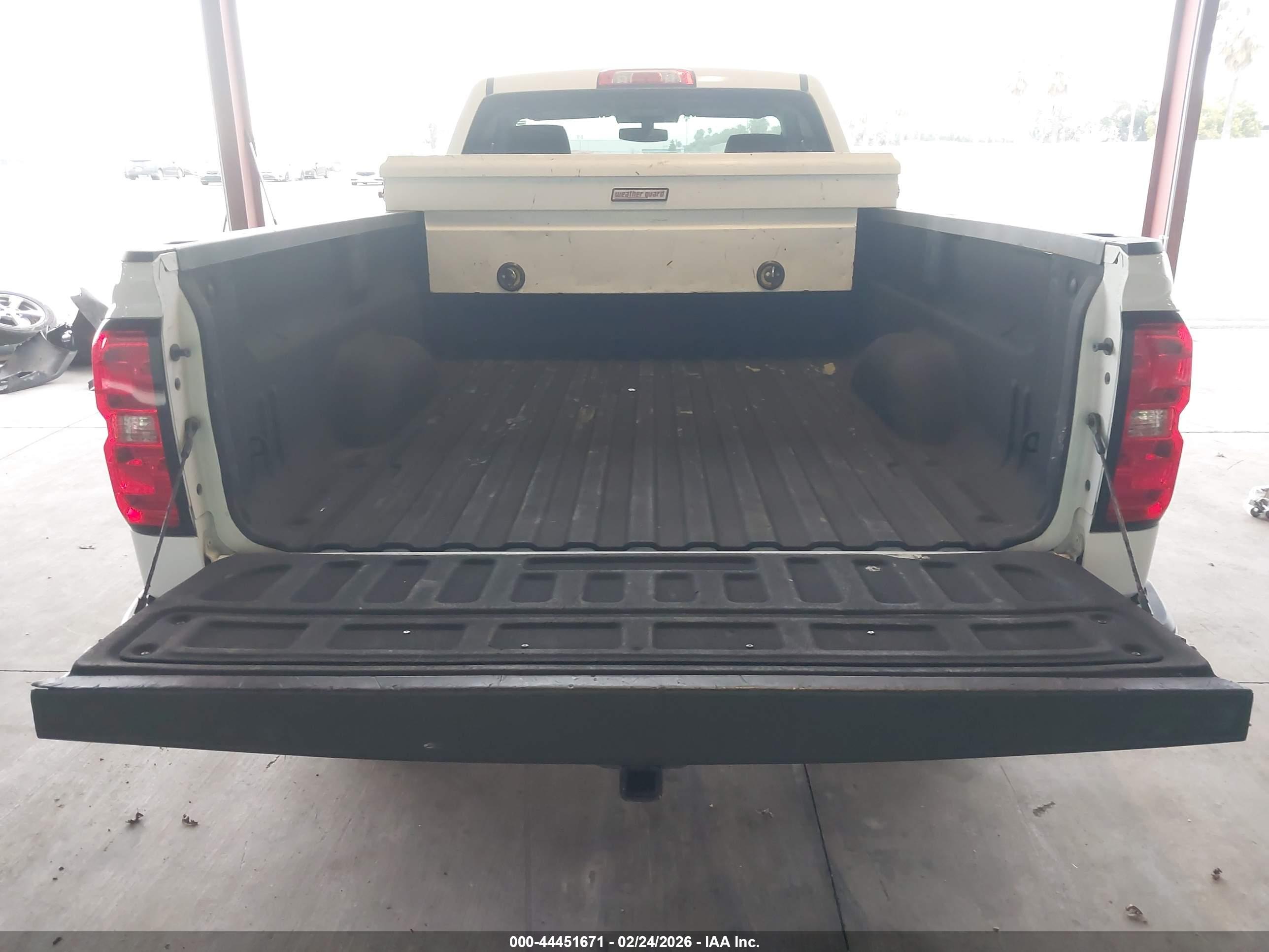 CHEVROLET SILVERADO image 8