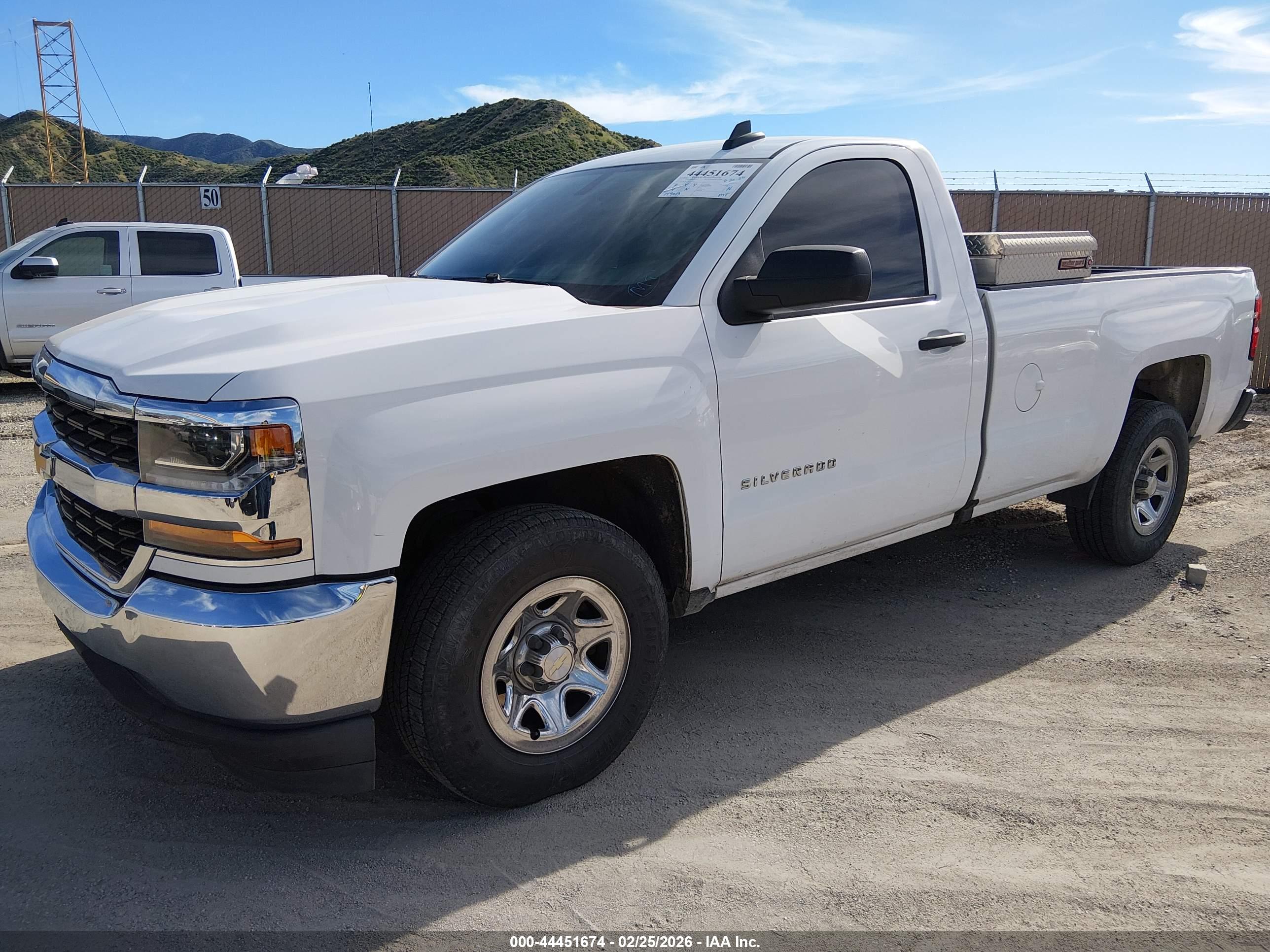 CHEVROLET SILVERADO image 2