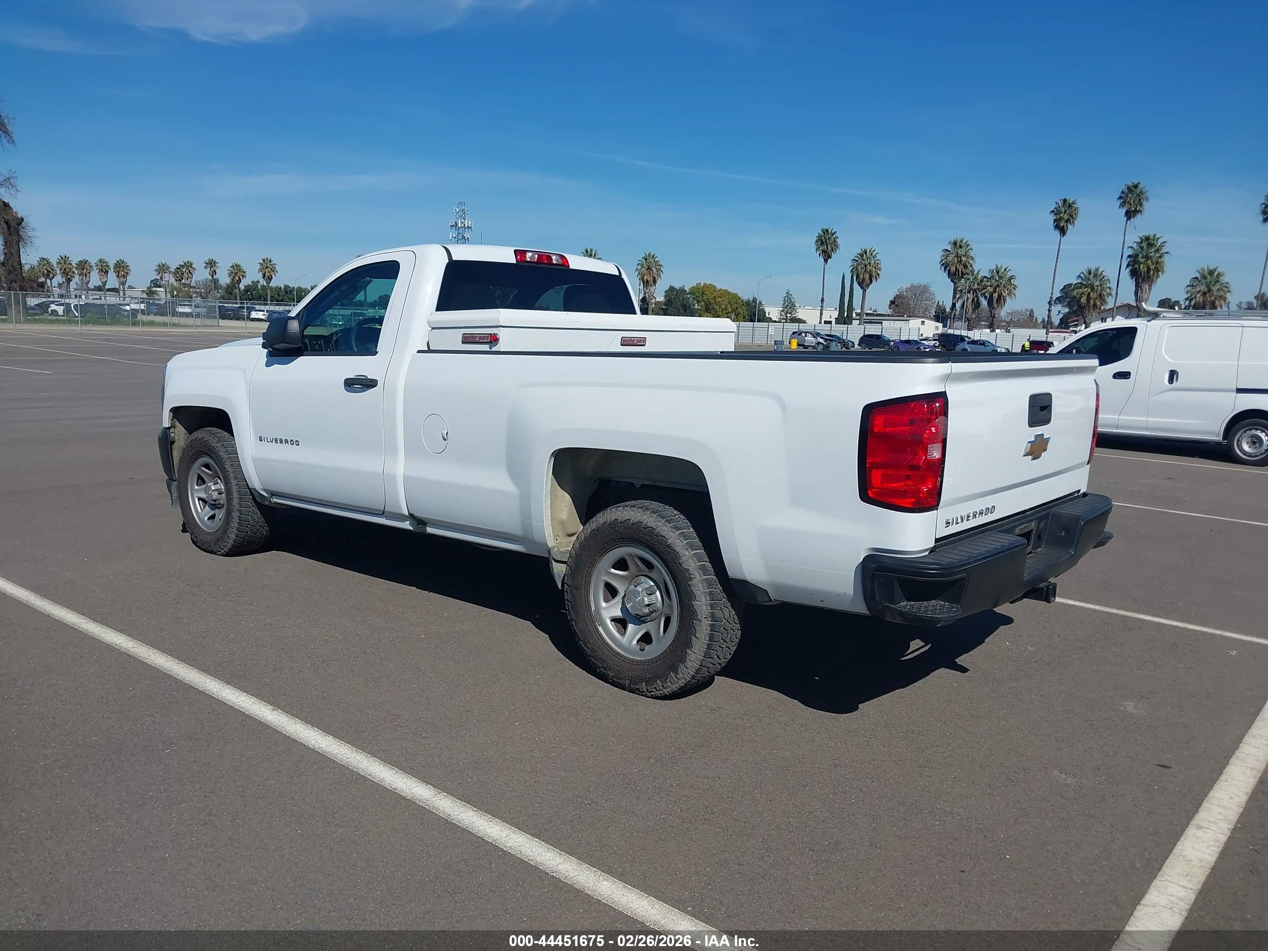 CHEVROLET SILVERADO image 3
