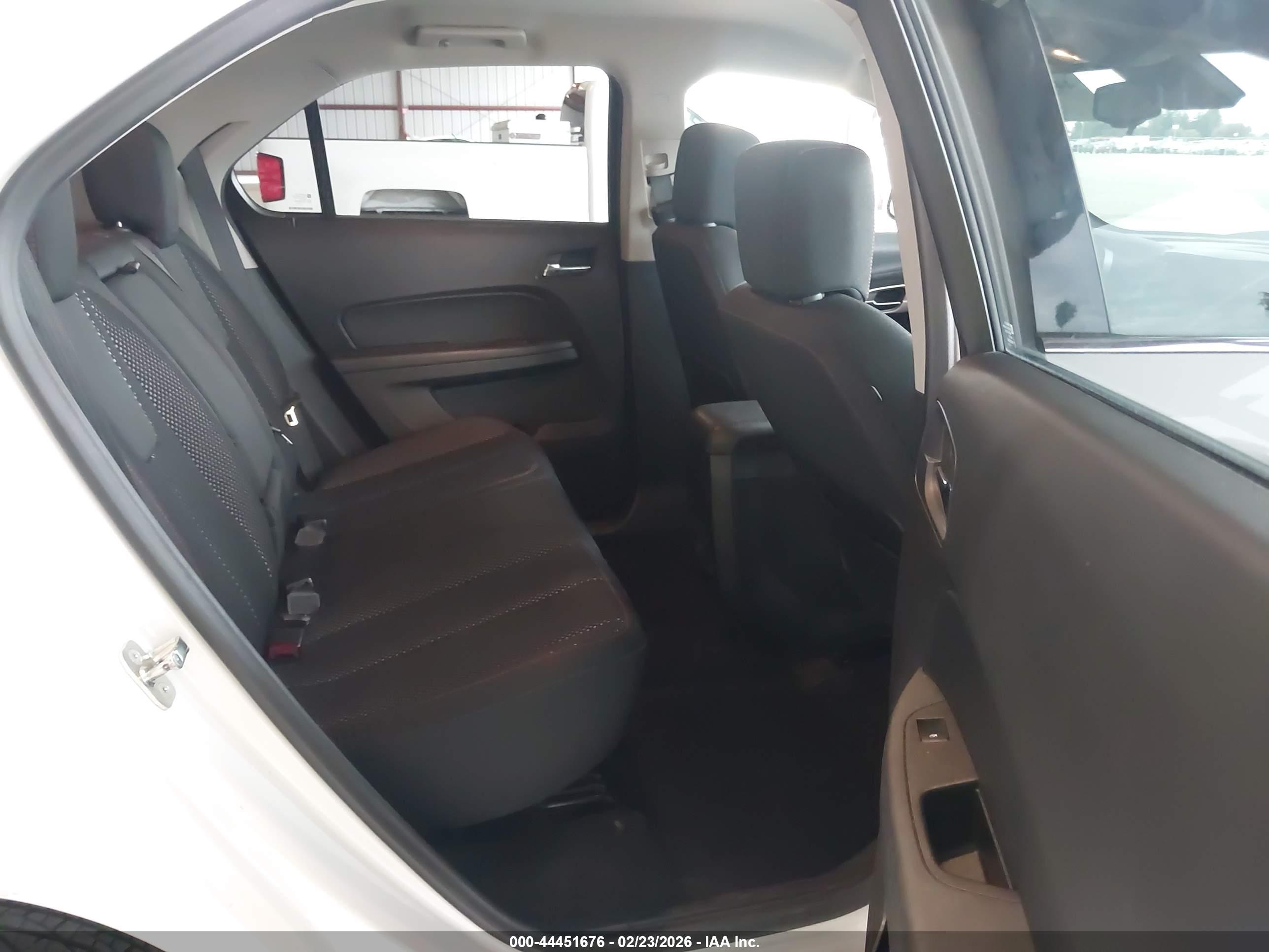 CHEVROLET EQUINOX image 8