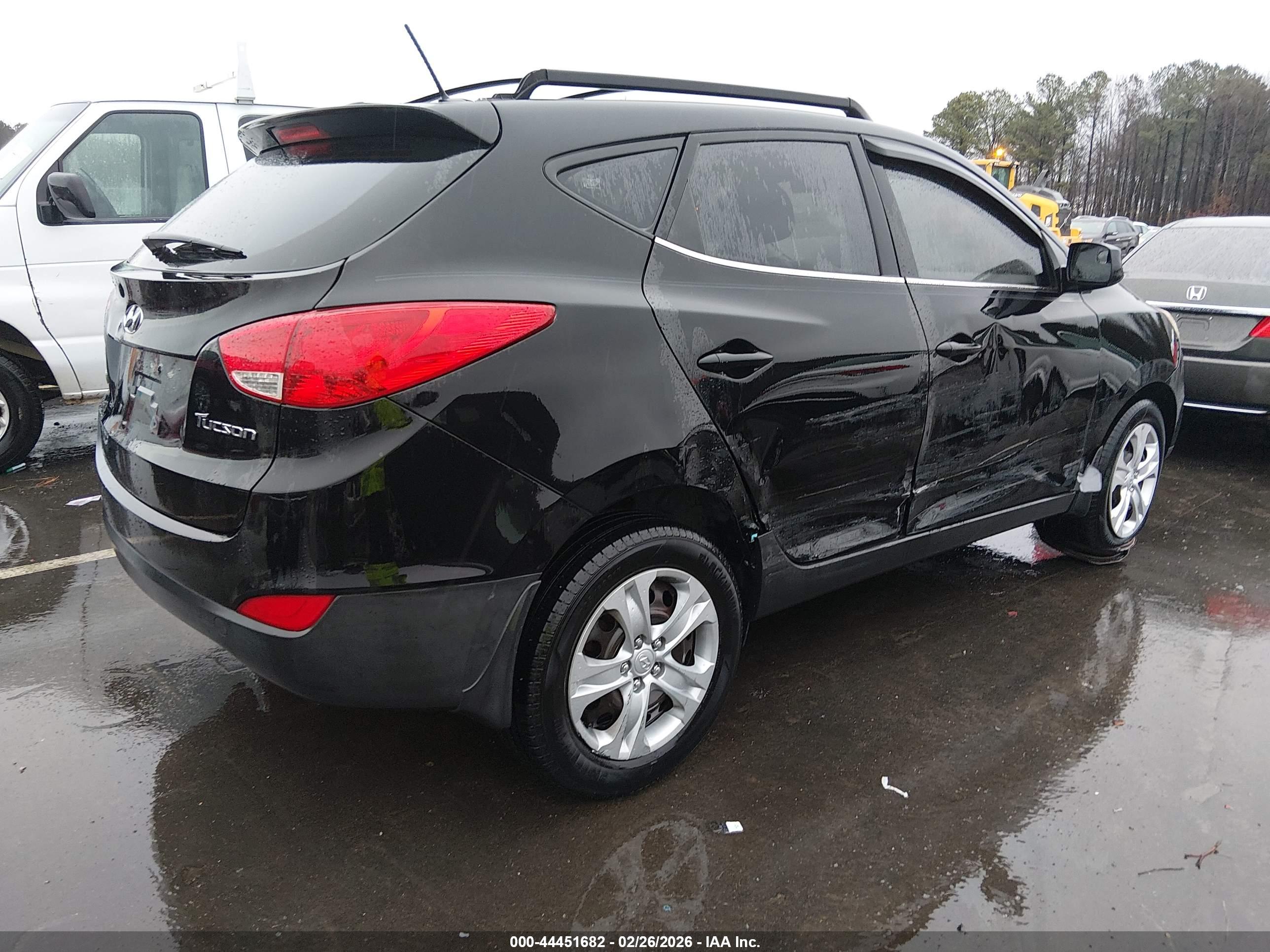 HYUNDAI TUCSON image 4