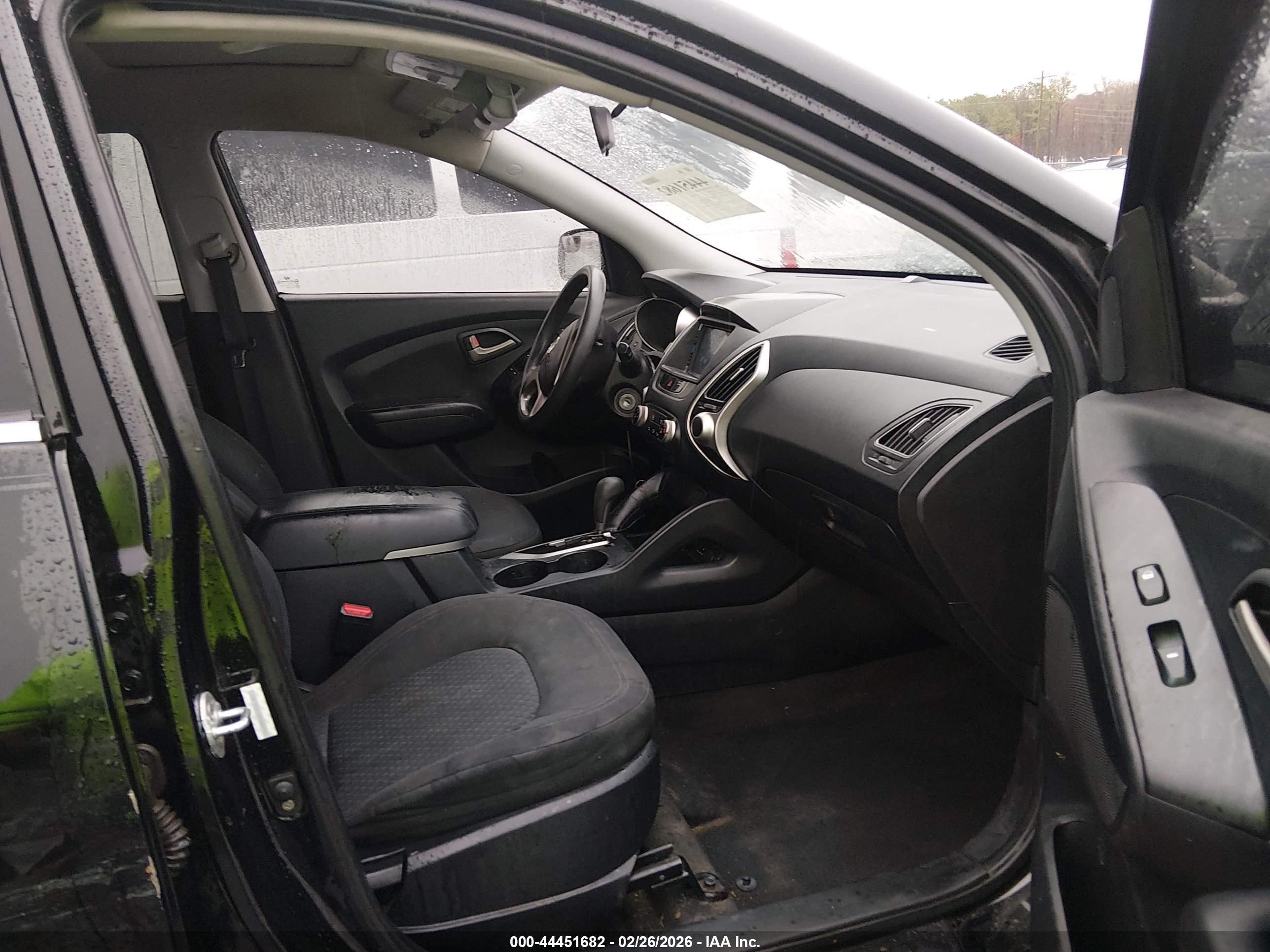 HYUNDAI TUCSON image 5