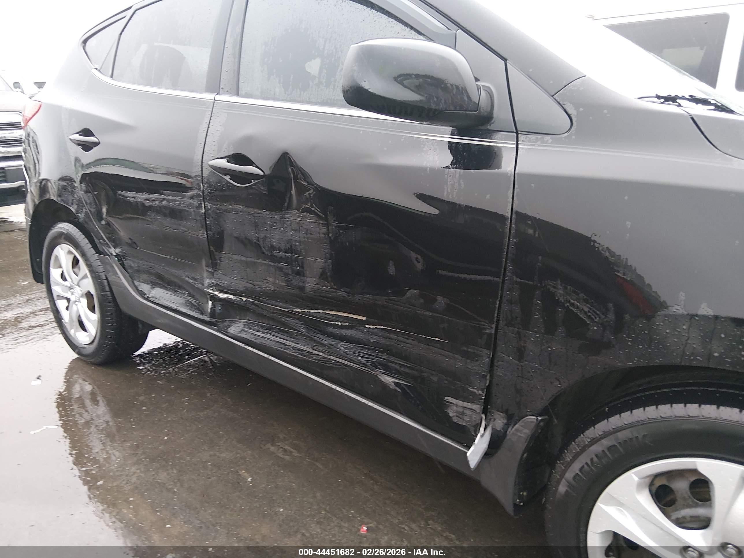 HYUNDAI TUCSON image 6