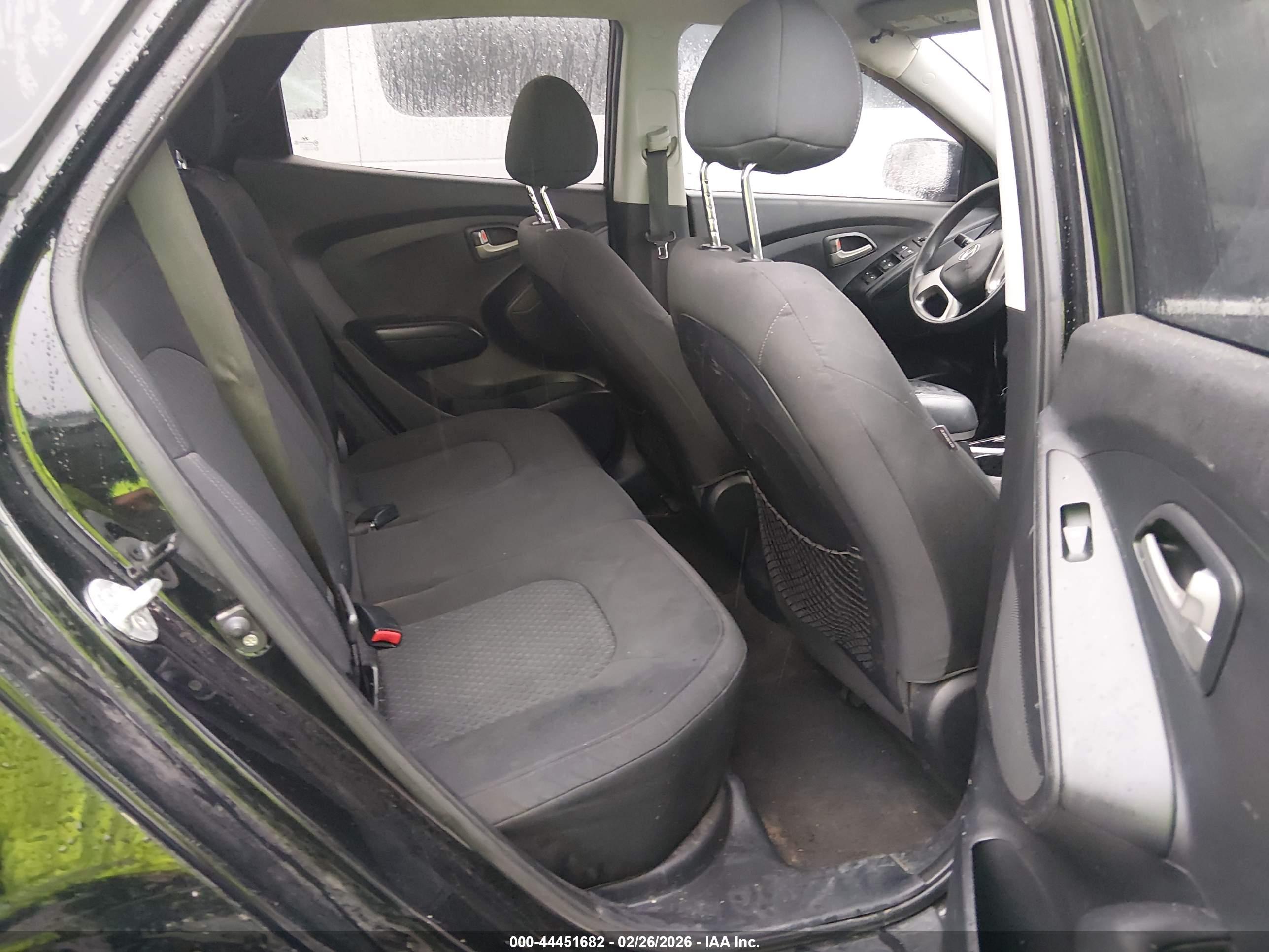 HYUNDAI TUCSON image 8