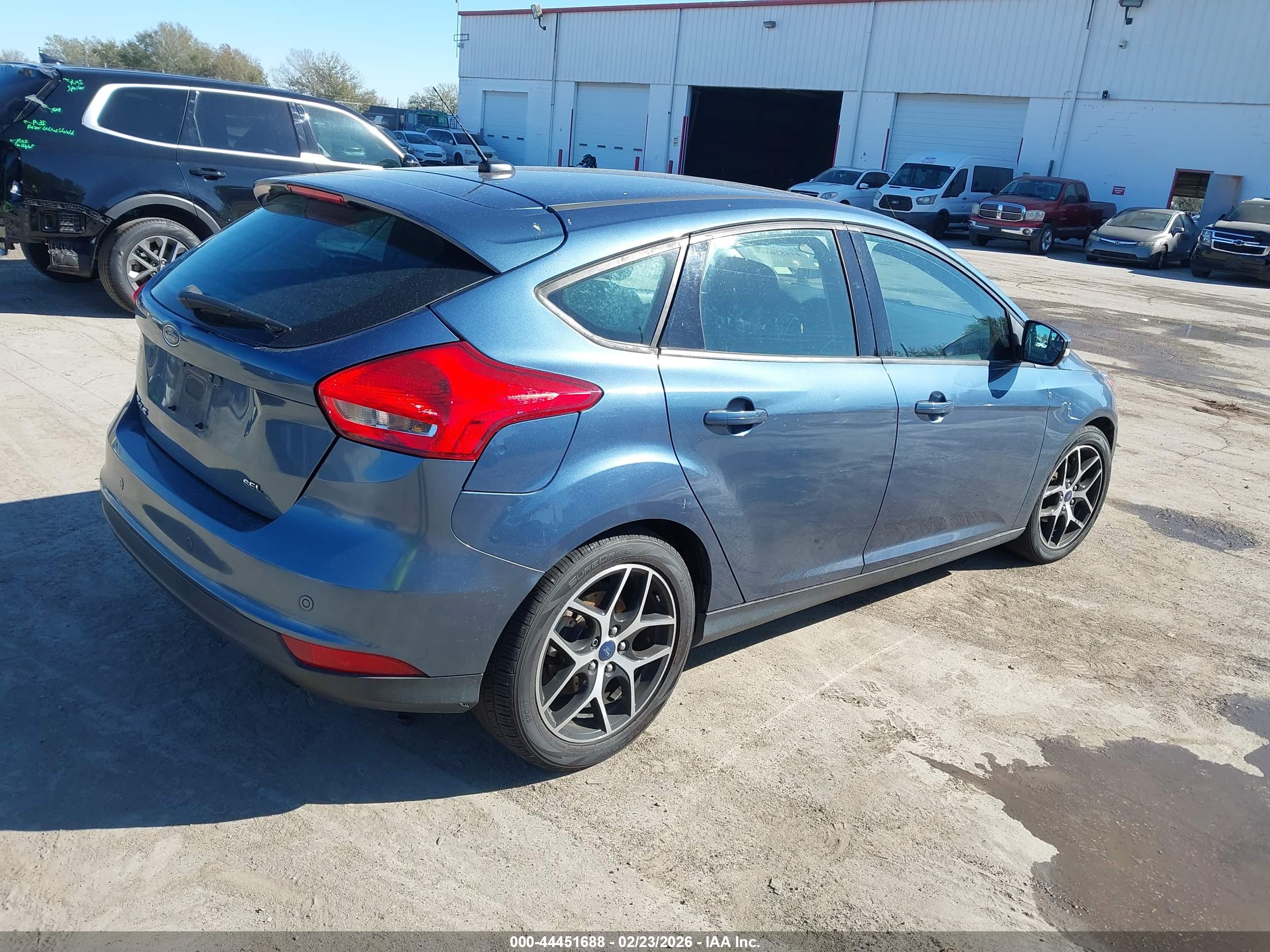 FORD FOCUS image 4