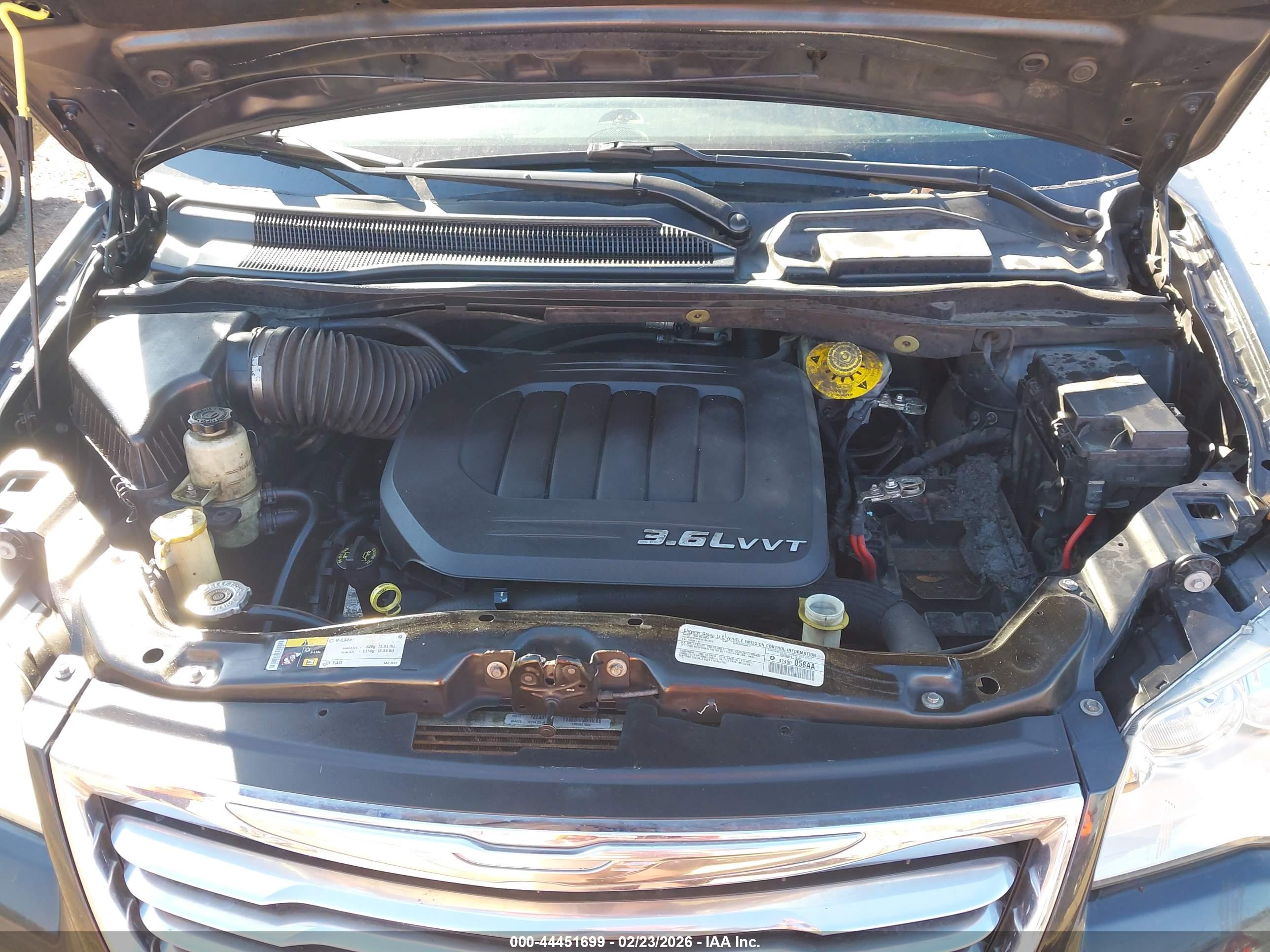 CHRYSLER TOWN image 10