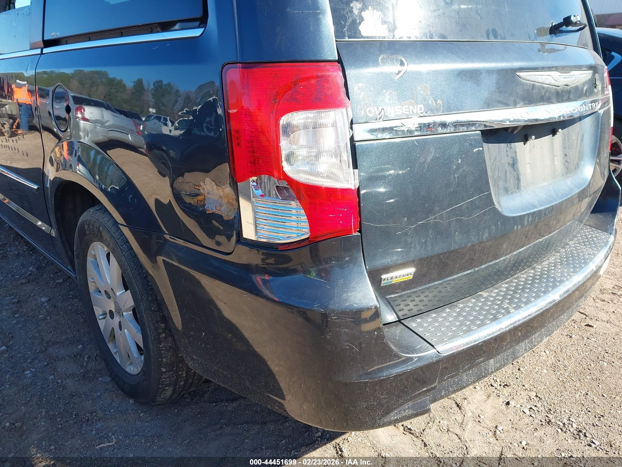 CHRYSLER TOWN image 6
