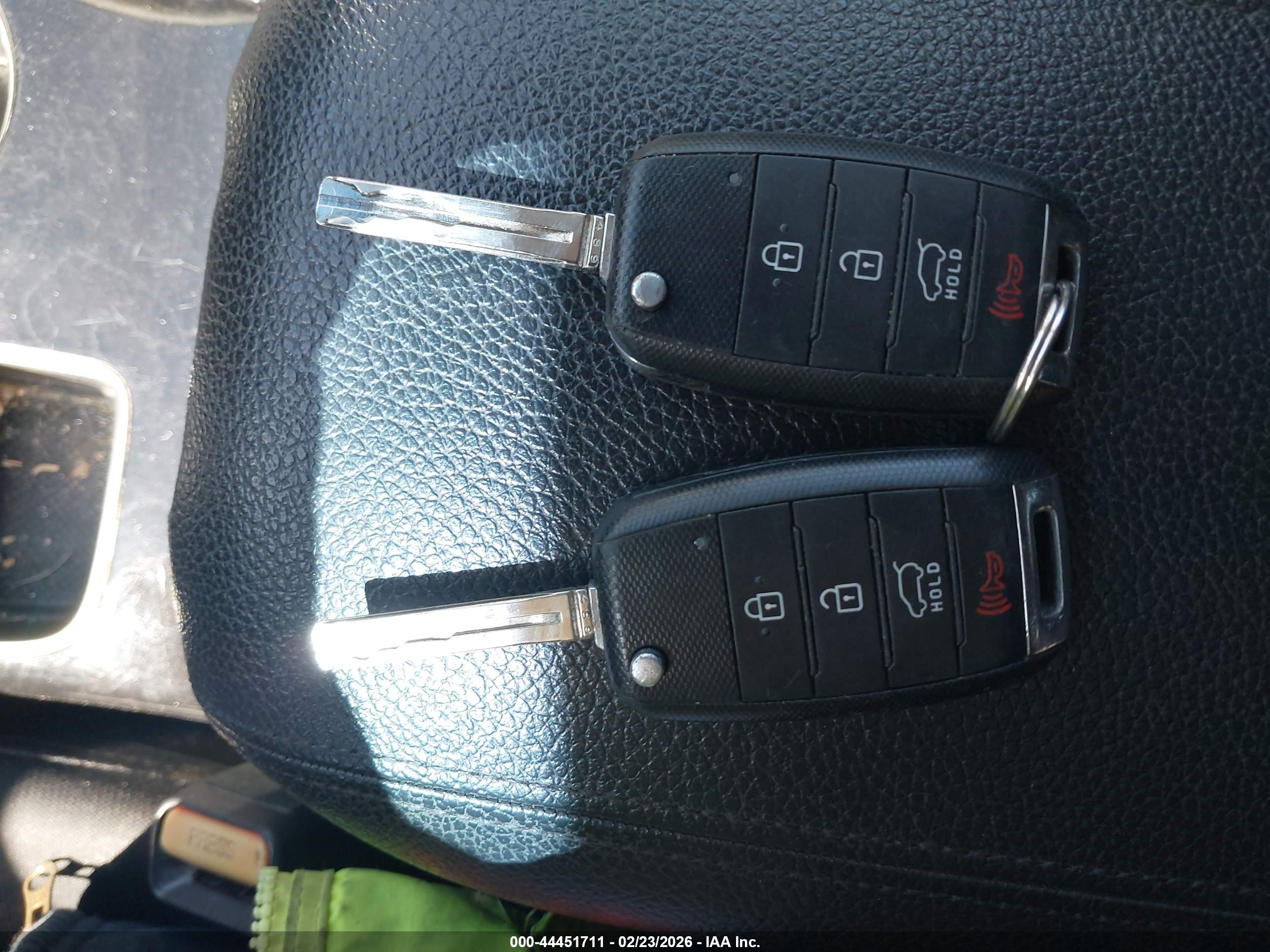 KIA SORENTO image 11