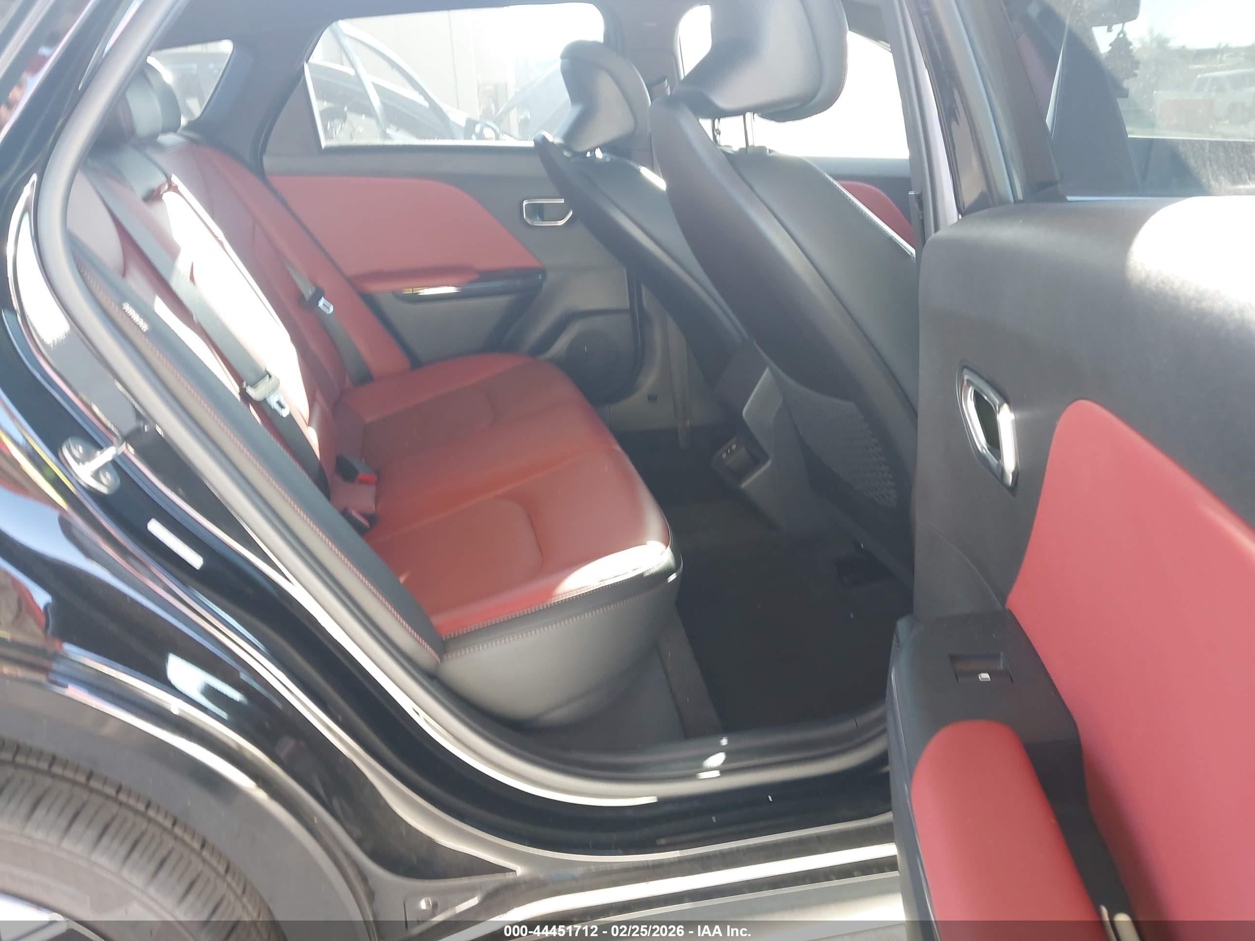 KIA K4 image 8