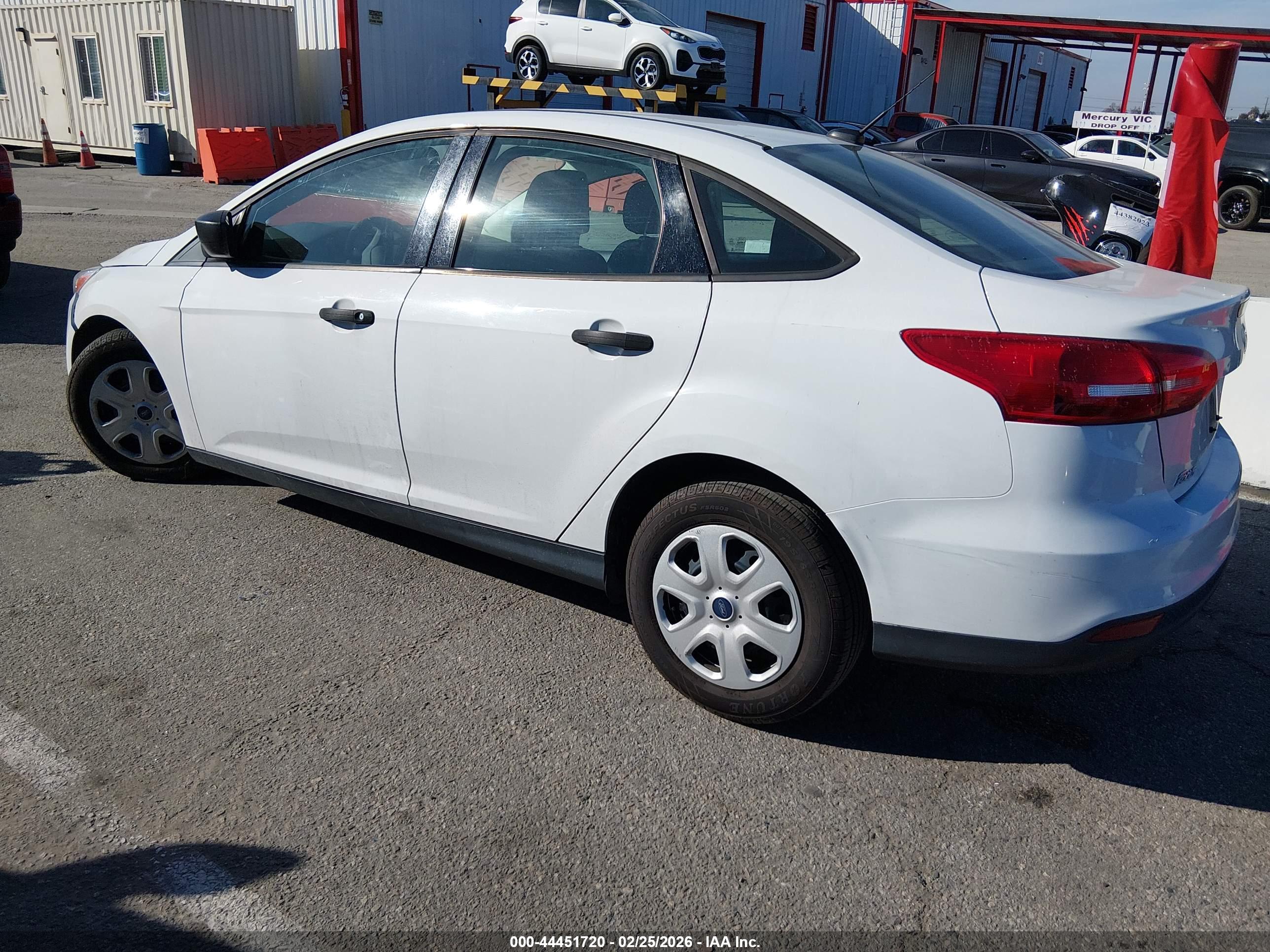 FORD FOCUS image 3