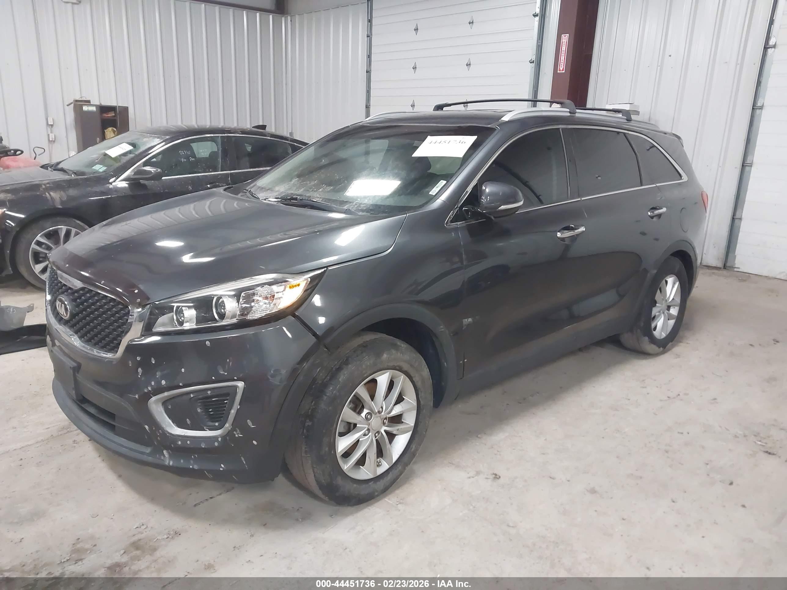 KIA SORENTO image 2